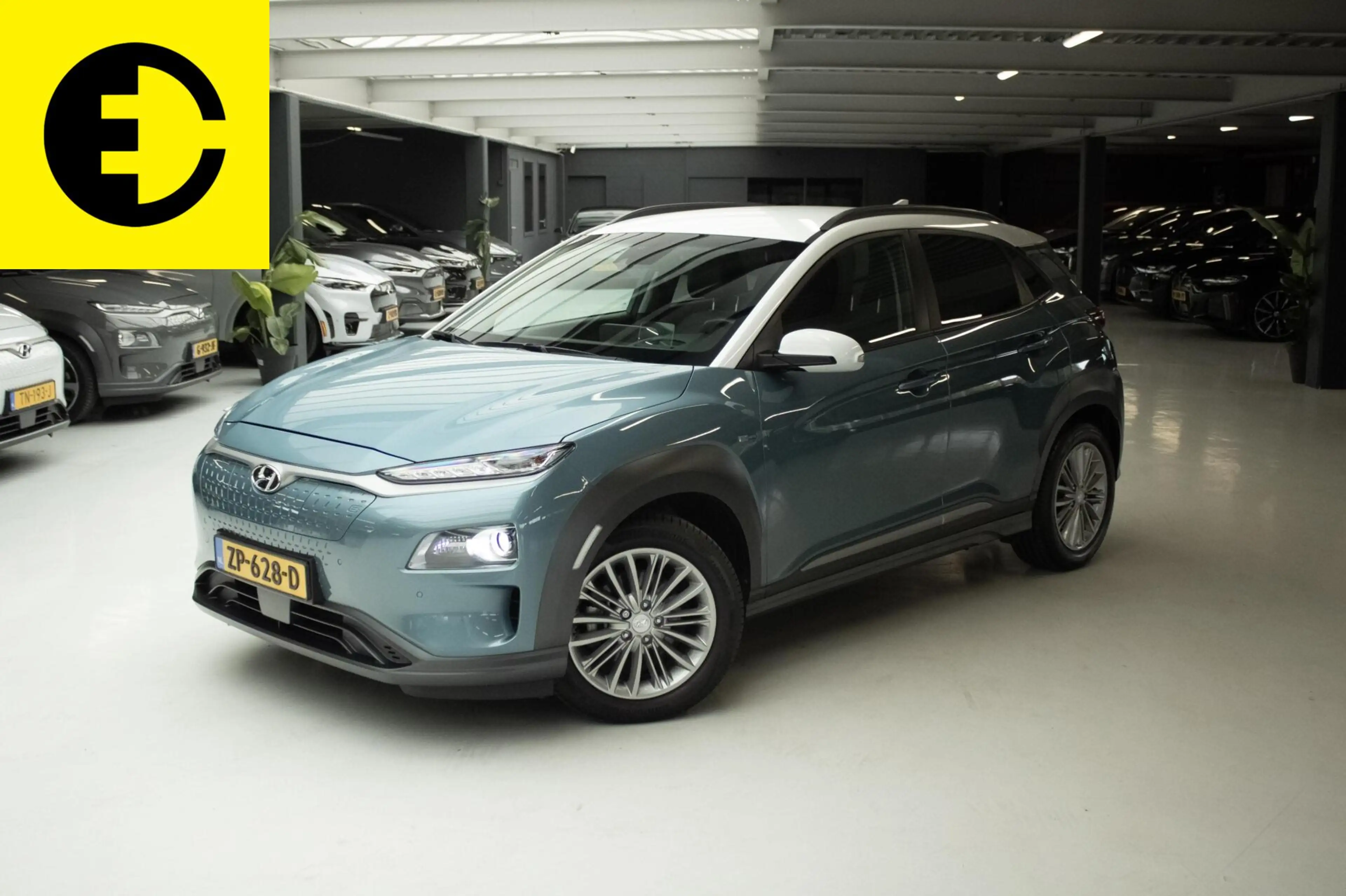 Hyundai KONA EV Premium 64 kWh | SOH 93% | Stoelverkoeling | HU