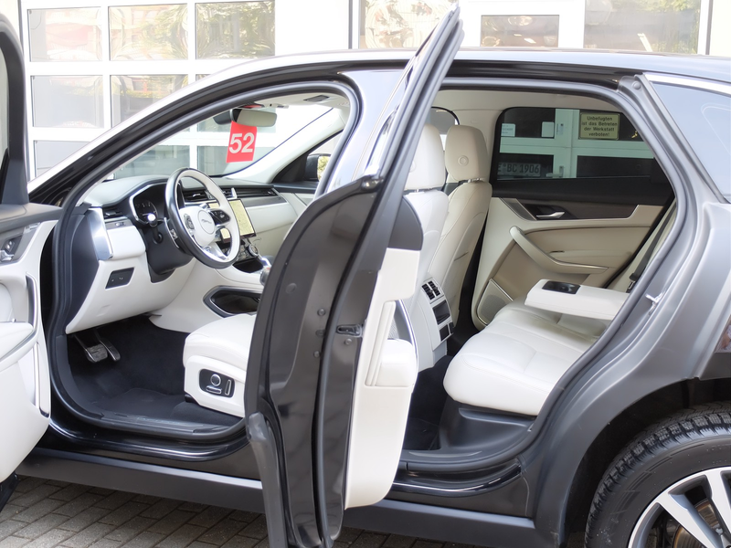 Jaguar F-Pace F-PACE D200 Mild-Hybrid SE AWD neues Model — photo 13