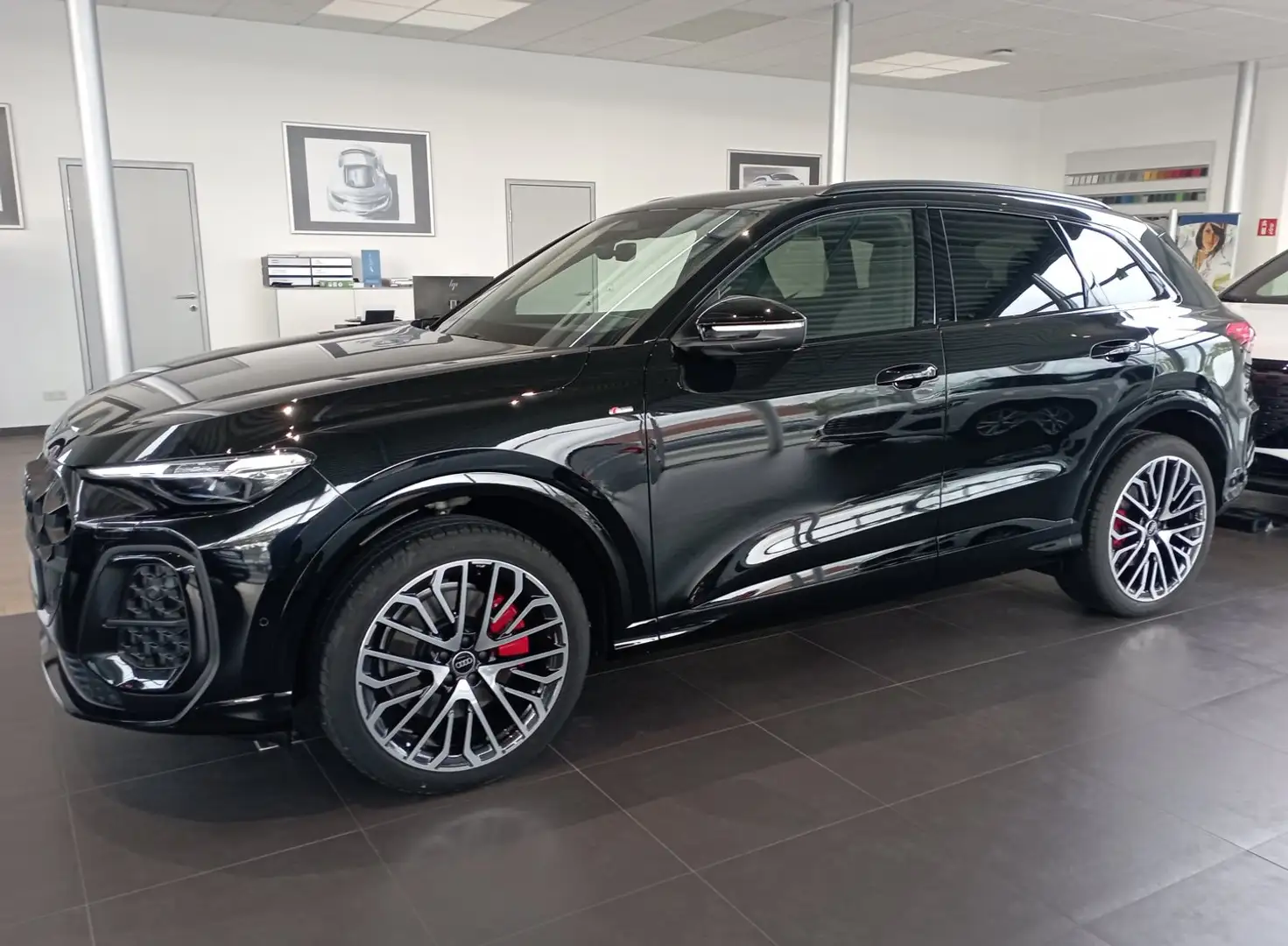 Audi Q5 SUV TDI quattro 150 kW Schwarz - 2