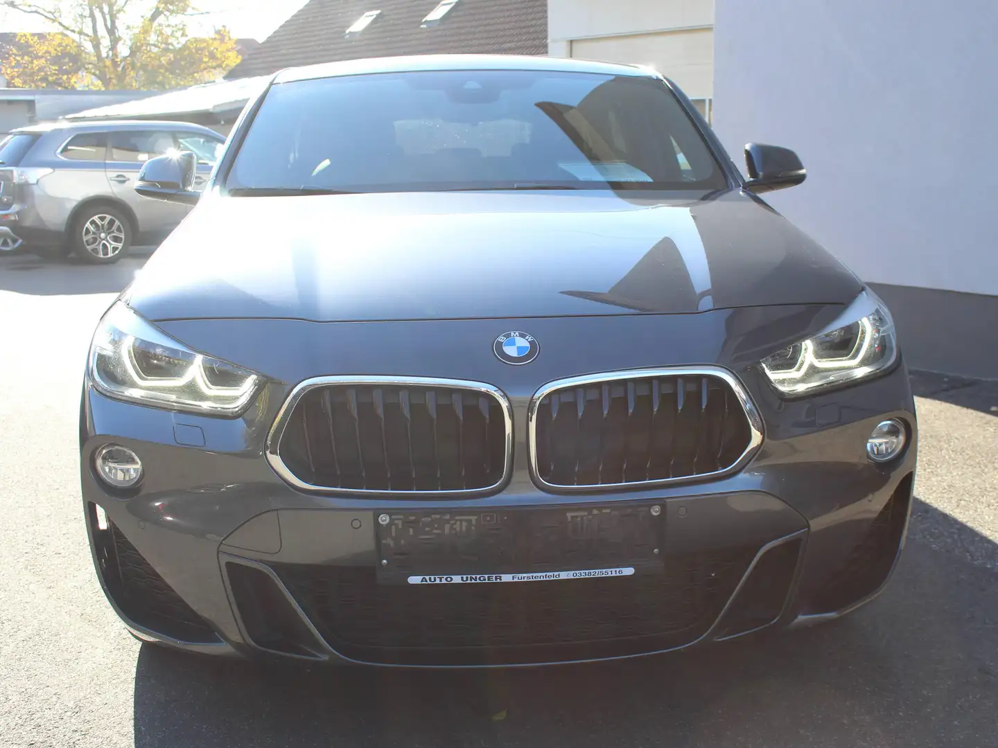 BMW X2 xDrive 25 d M Sport Aut Top Gepflegt! Grau - 2