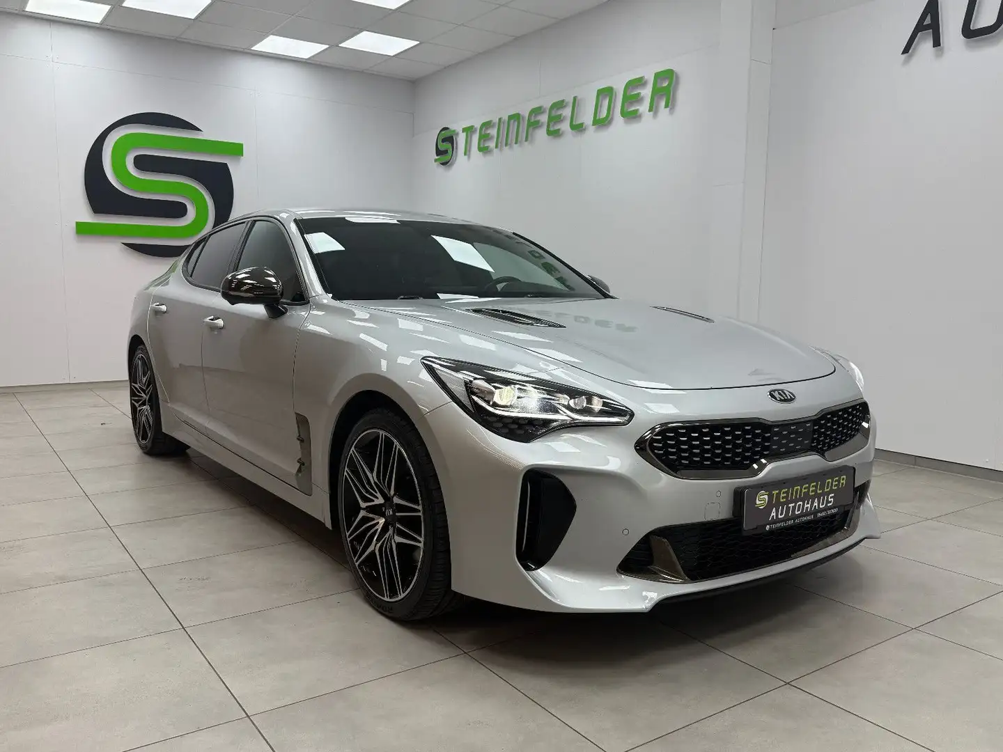 Kia Stinger 3.3 TGDI GT 4WD/SPORTABGAS / 360°/BREMBO Argent - 1