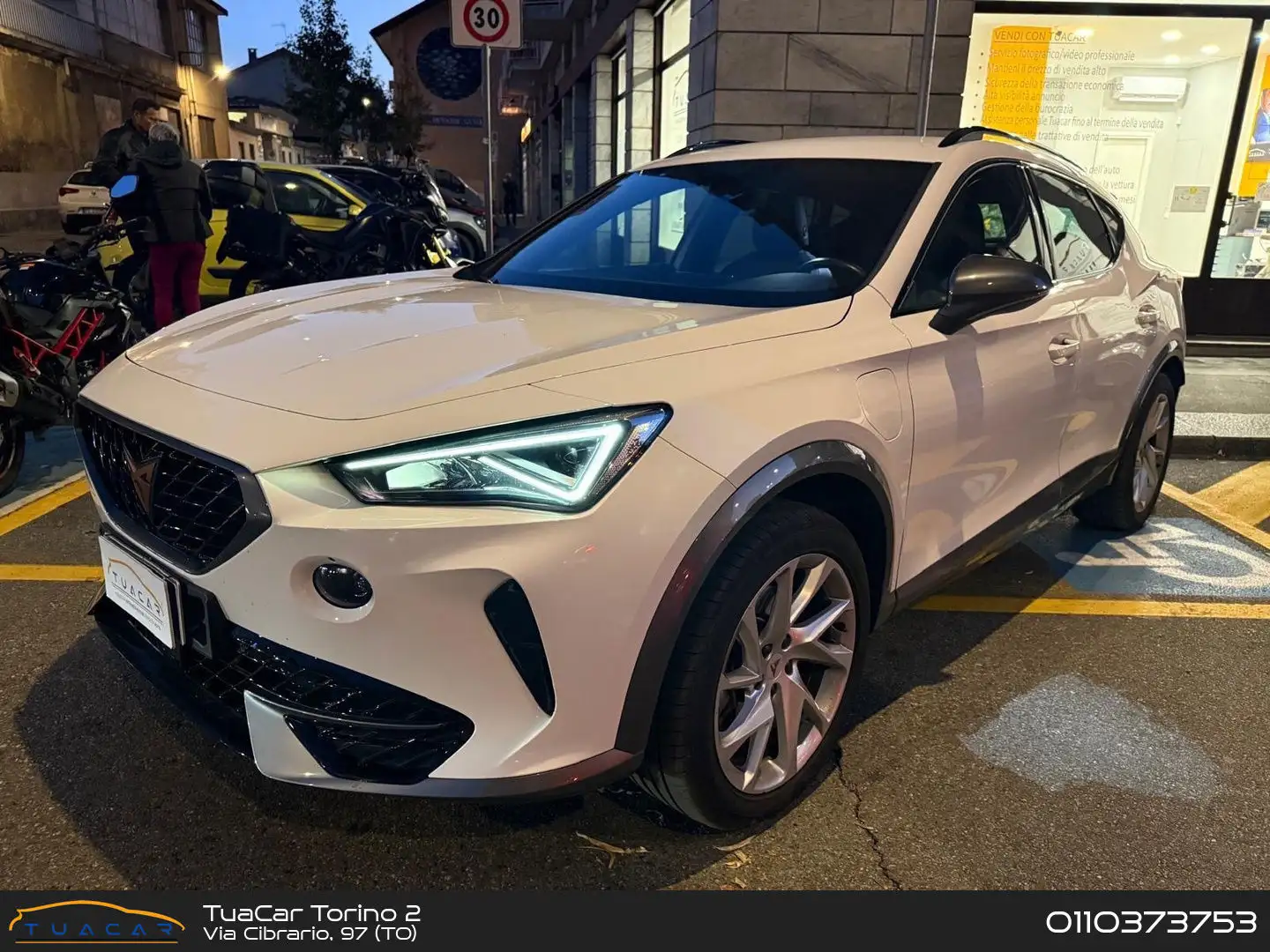 CUPRA Formentor 1.4 e-HYBRID PHEV PRIORITY Wit - 1