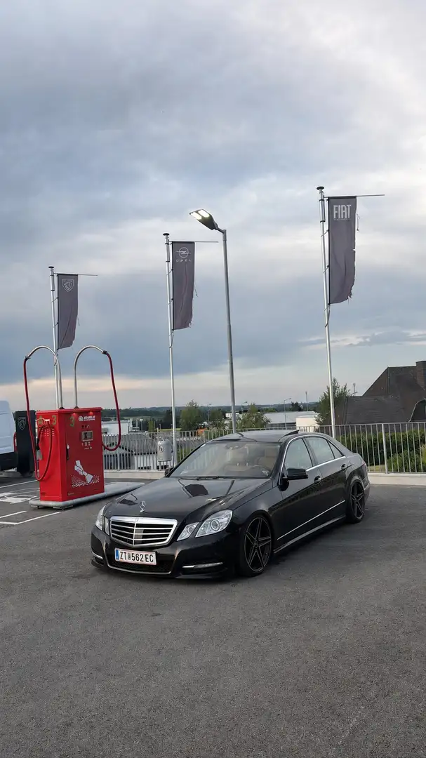 Mercedes-Benz E 500 E-Klasse E500 V8 AMG Sondermodell Schwarz - 1