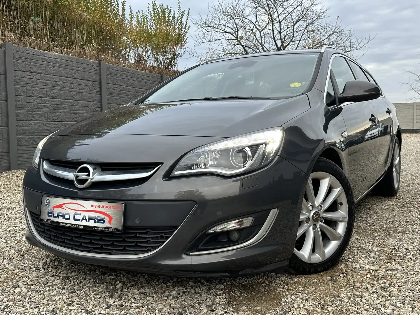 Opel Astra Sports Tourer 1.6 CDTi ecoFLEX Cosmo CUIR/XENON Gris - 1