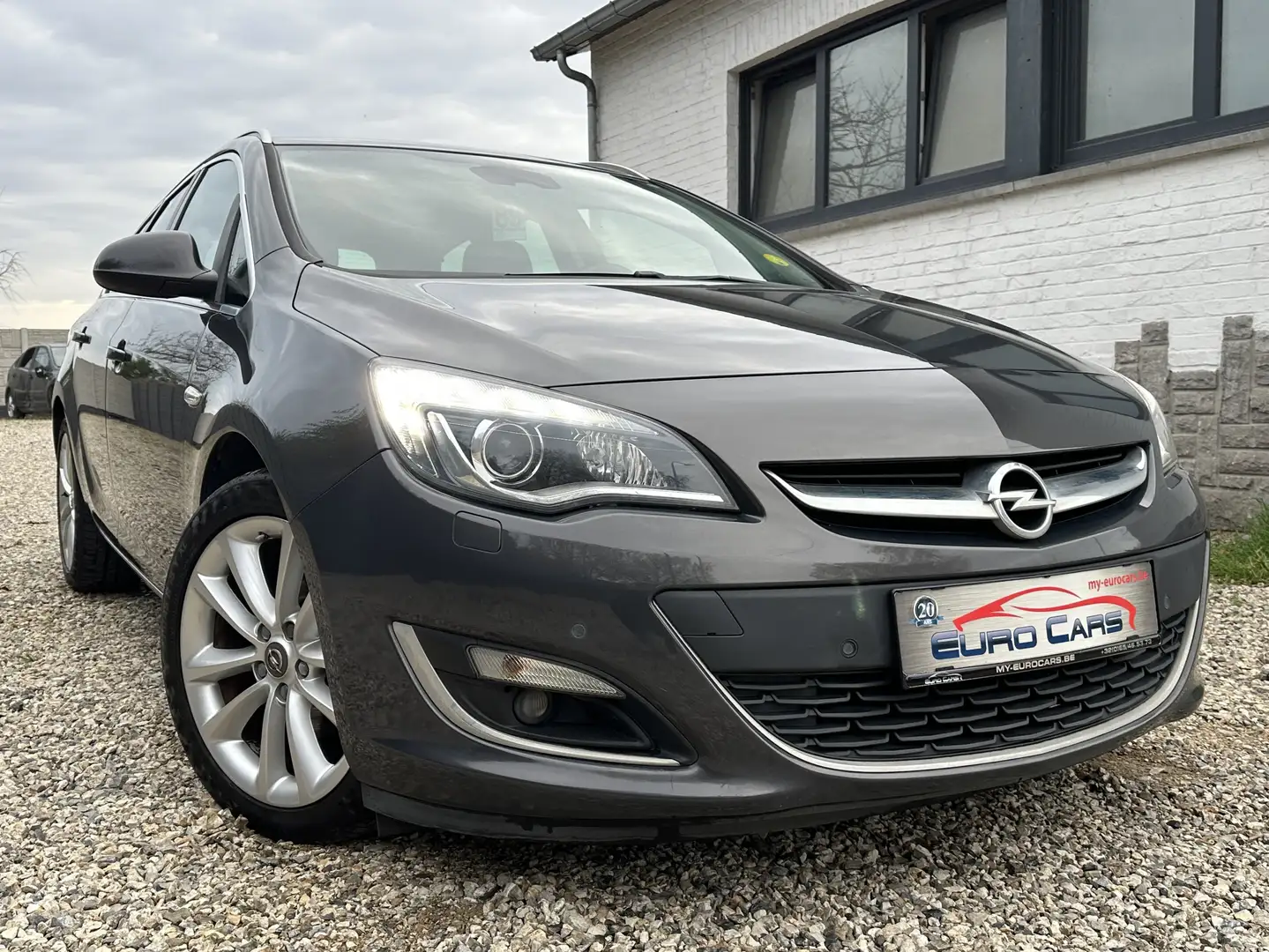 Opel Astra Sports Tourer 1.6 CDTi ecoFLEX Cosmo CUIR/XENON Gris - 2