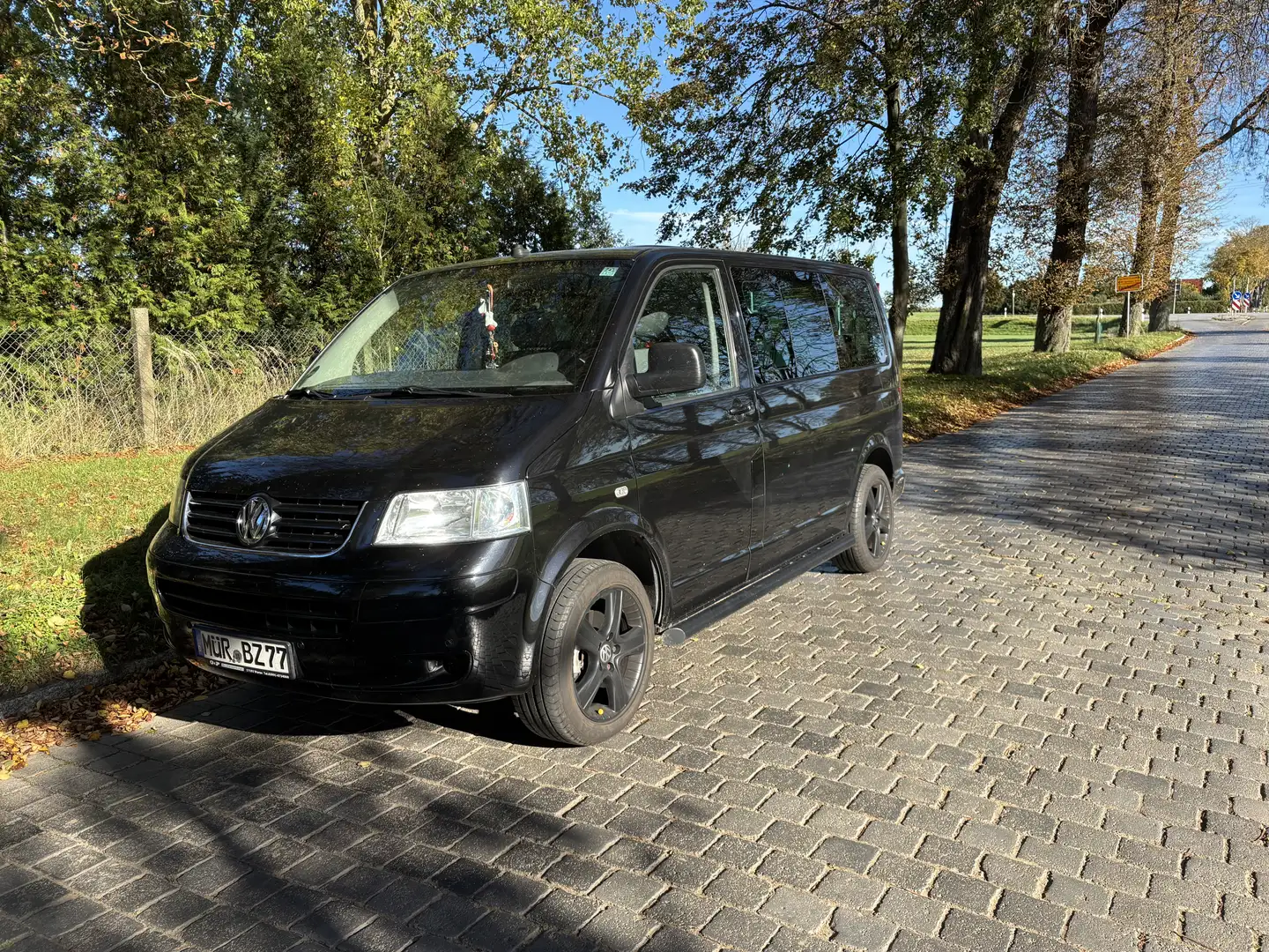 Volkswagen T5 Transporter Caravelle Czarny - 1