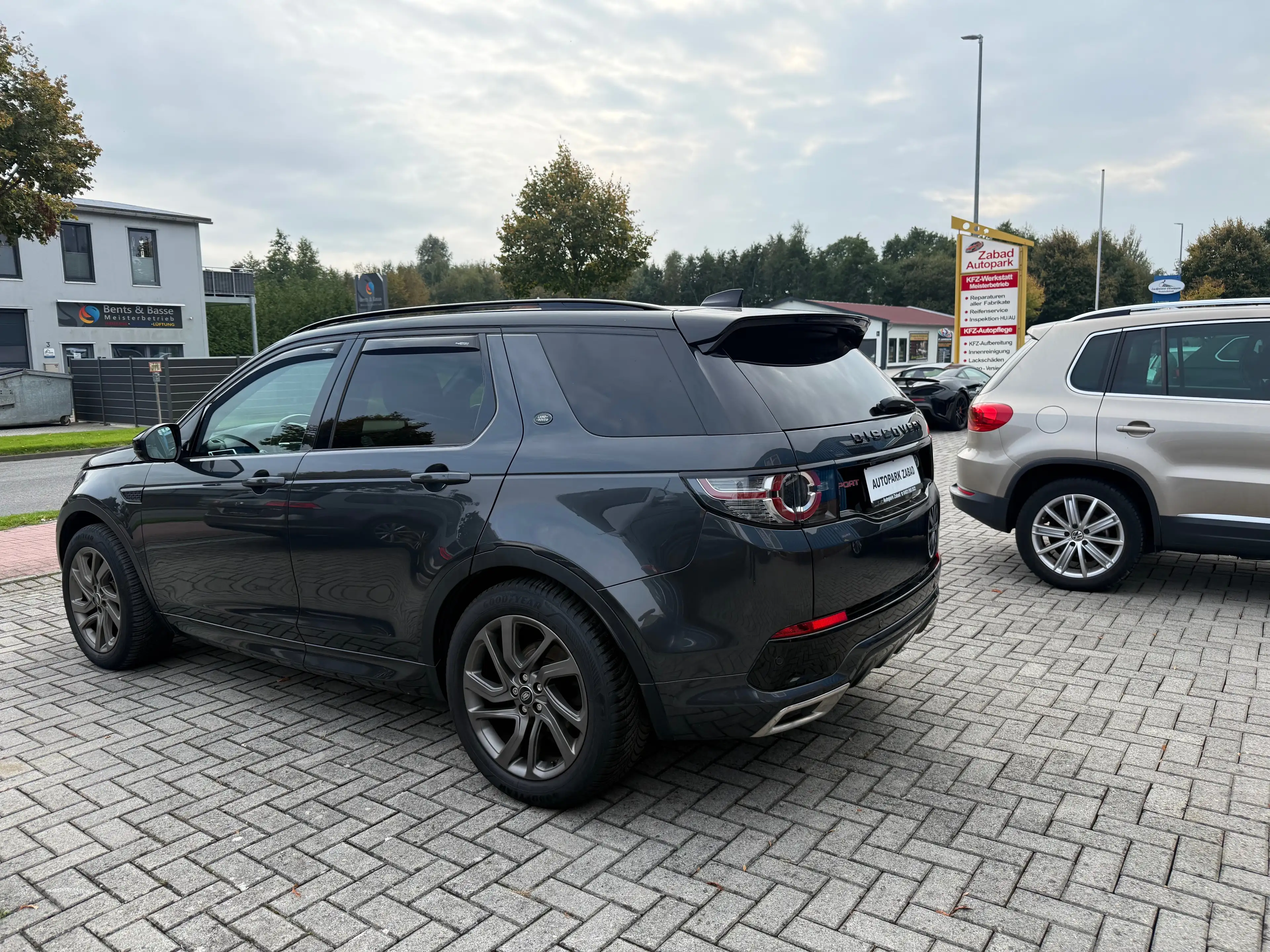 Land Rover Discovery Sport SE AWD — photo 4