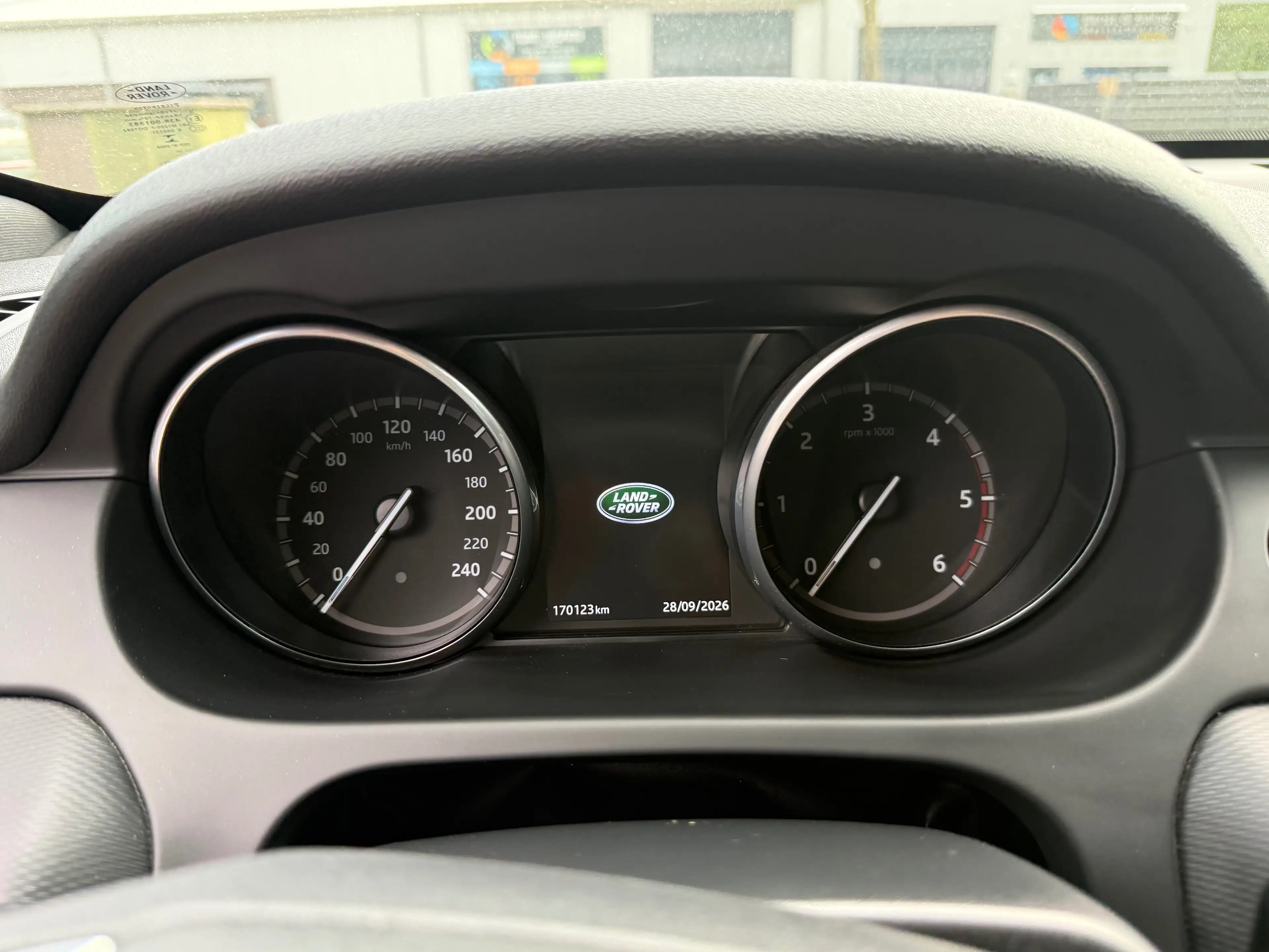 Land Rover Discovery Sport SE AWD — photo 9