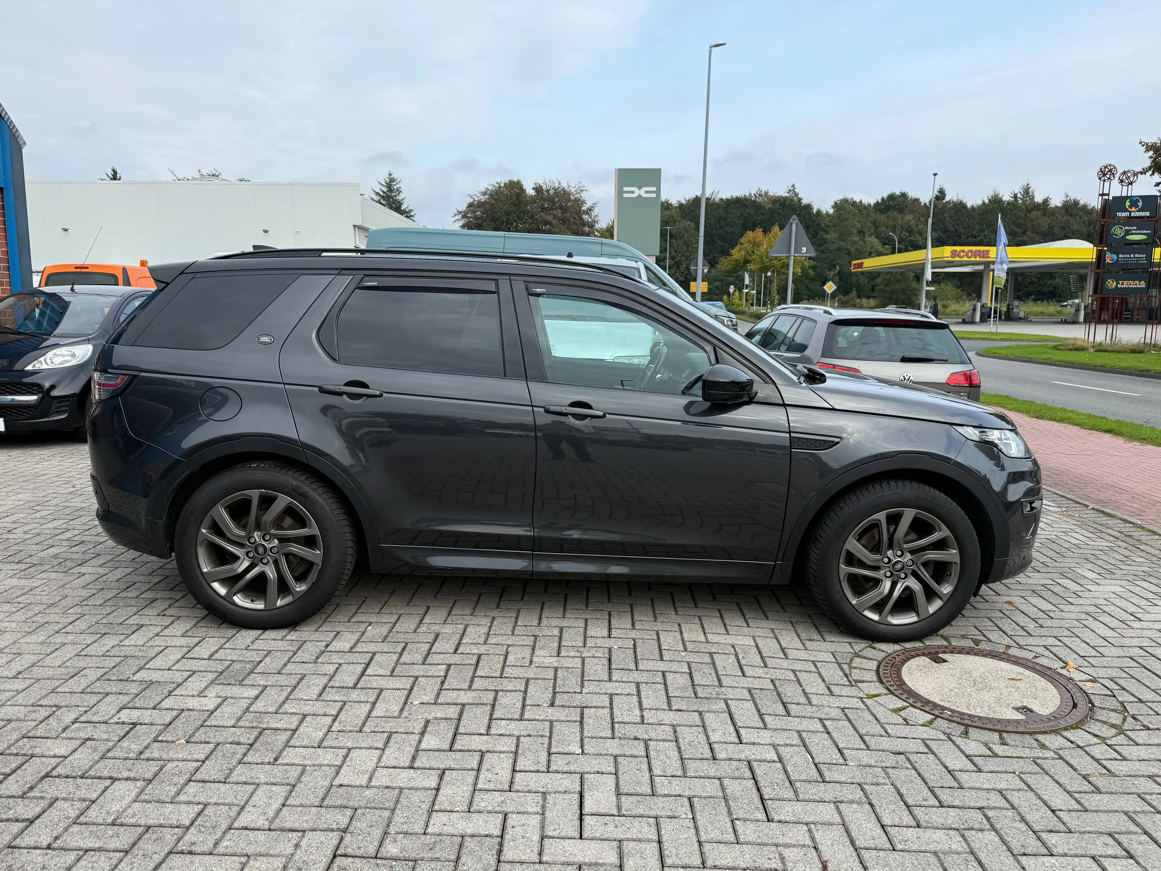 Land Rover Discovery Sport SE AWD — photo 7