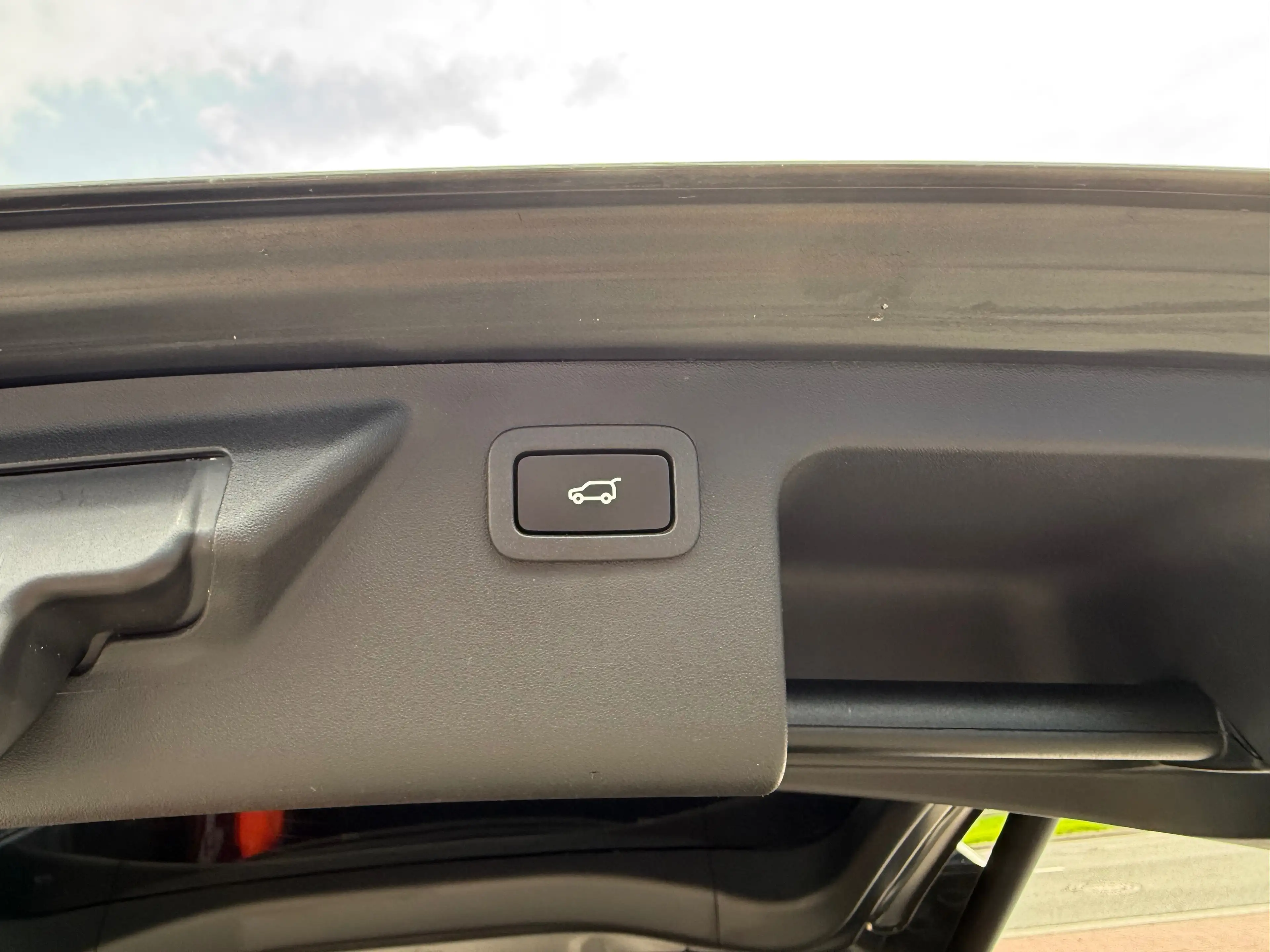 Land Rover Discovery Sport SE AWD — photo 13