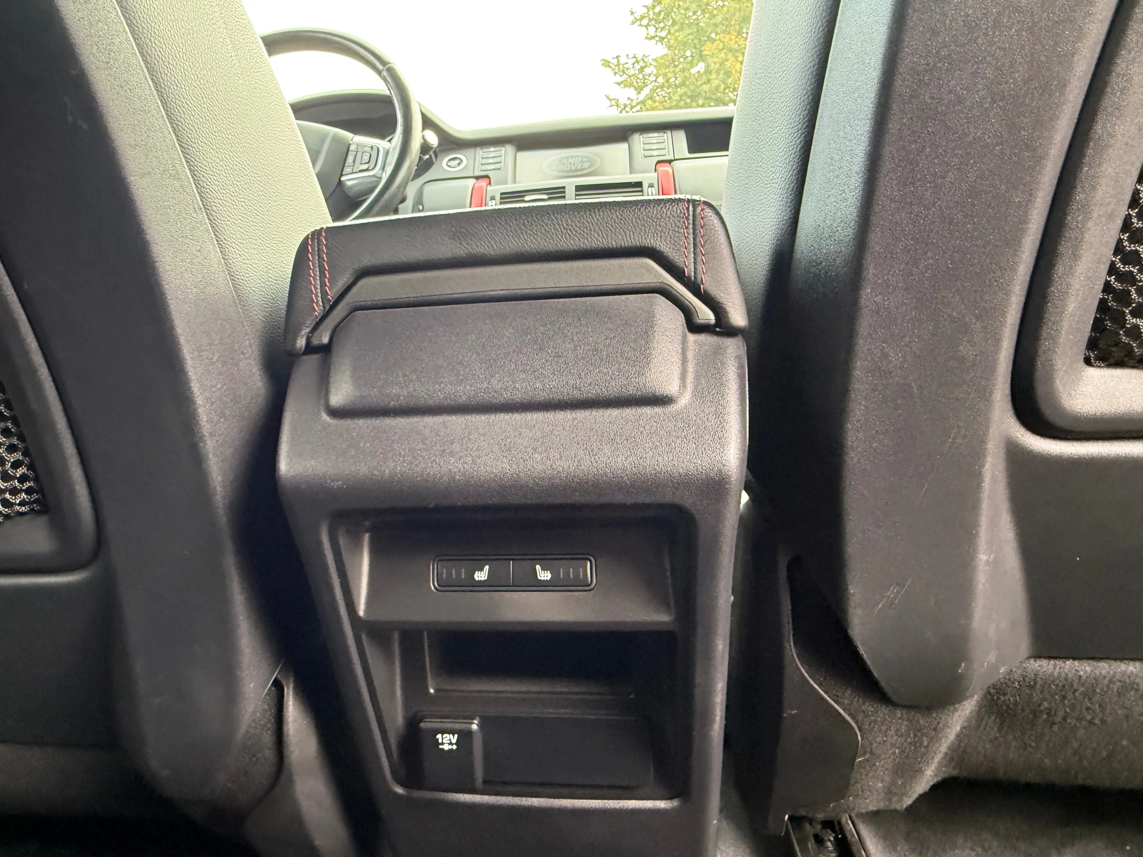 Land Rover Discovery Sport SE AWD — photo 15