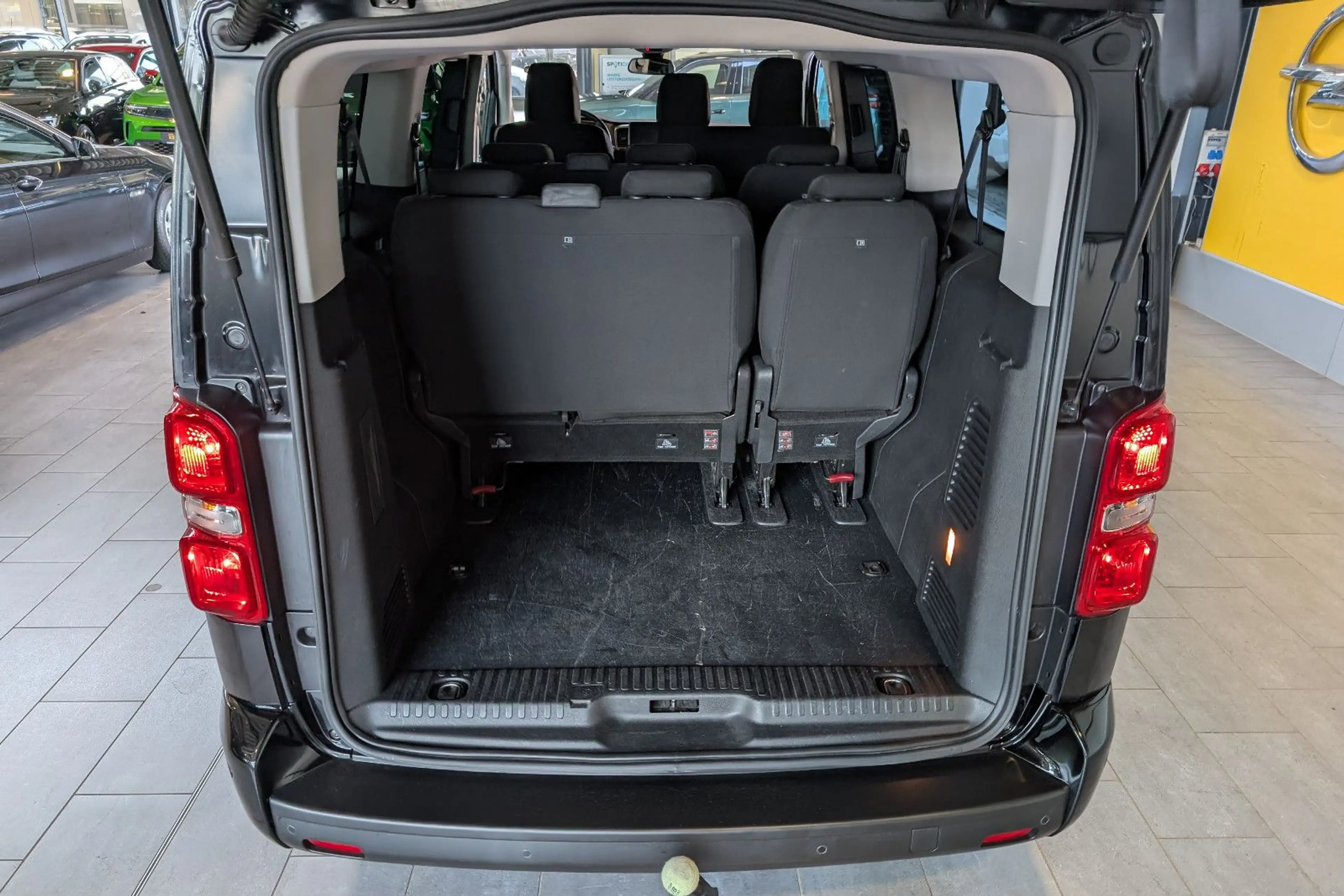 Opel Zafira Life 2.0 D Selection L  SH AHK Kamera — photo 11