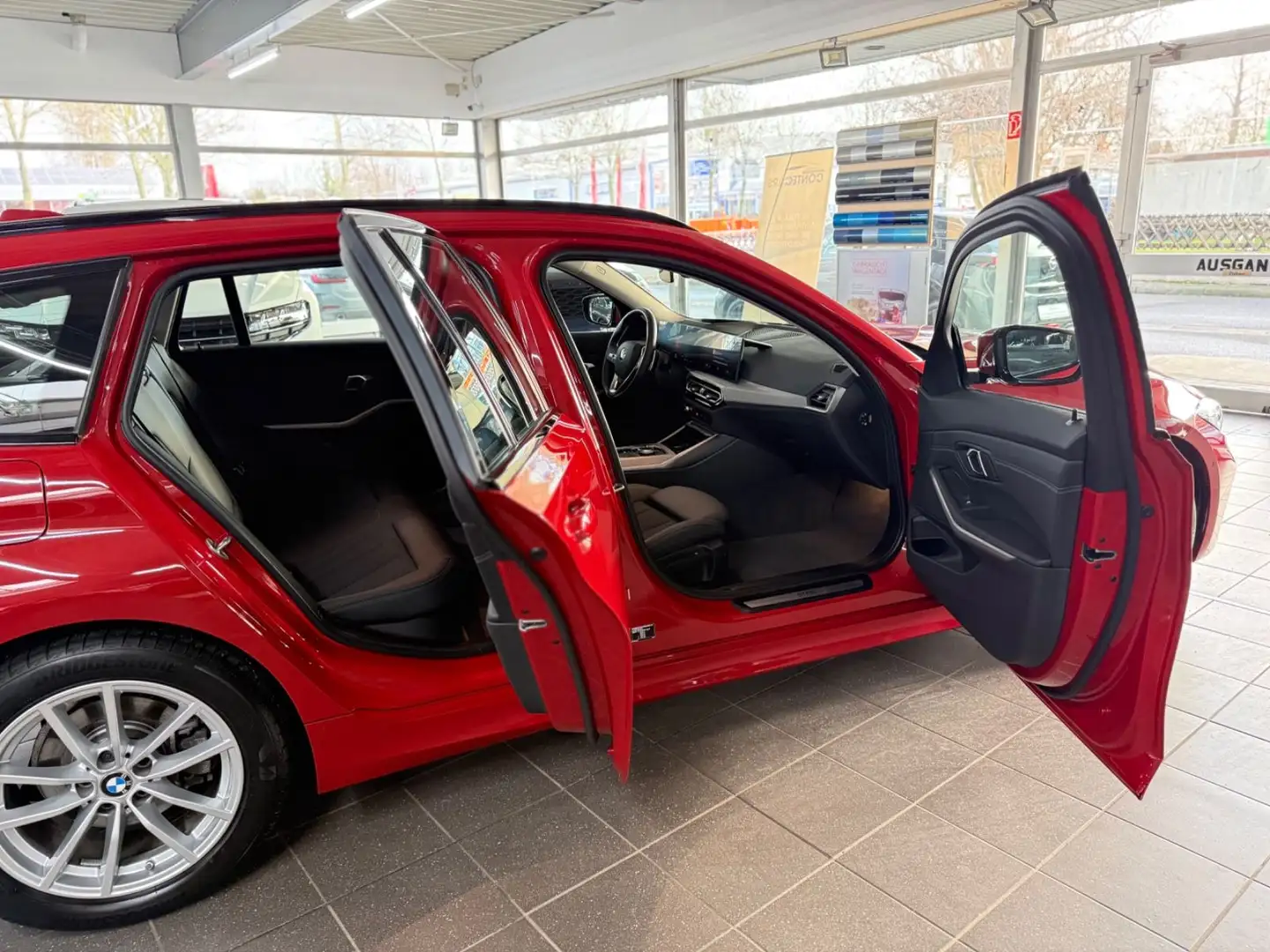 BMW 318 d Touring HuD+Standheizung+Key+Park+Sensatec Rot - 1