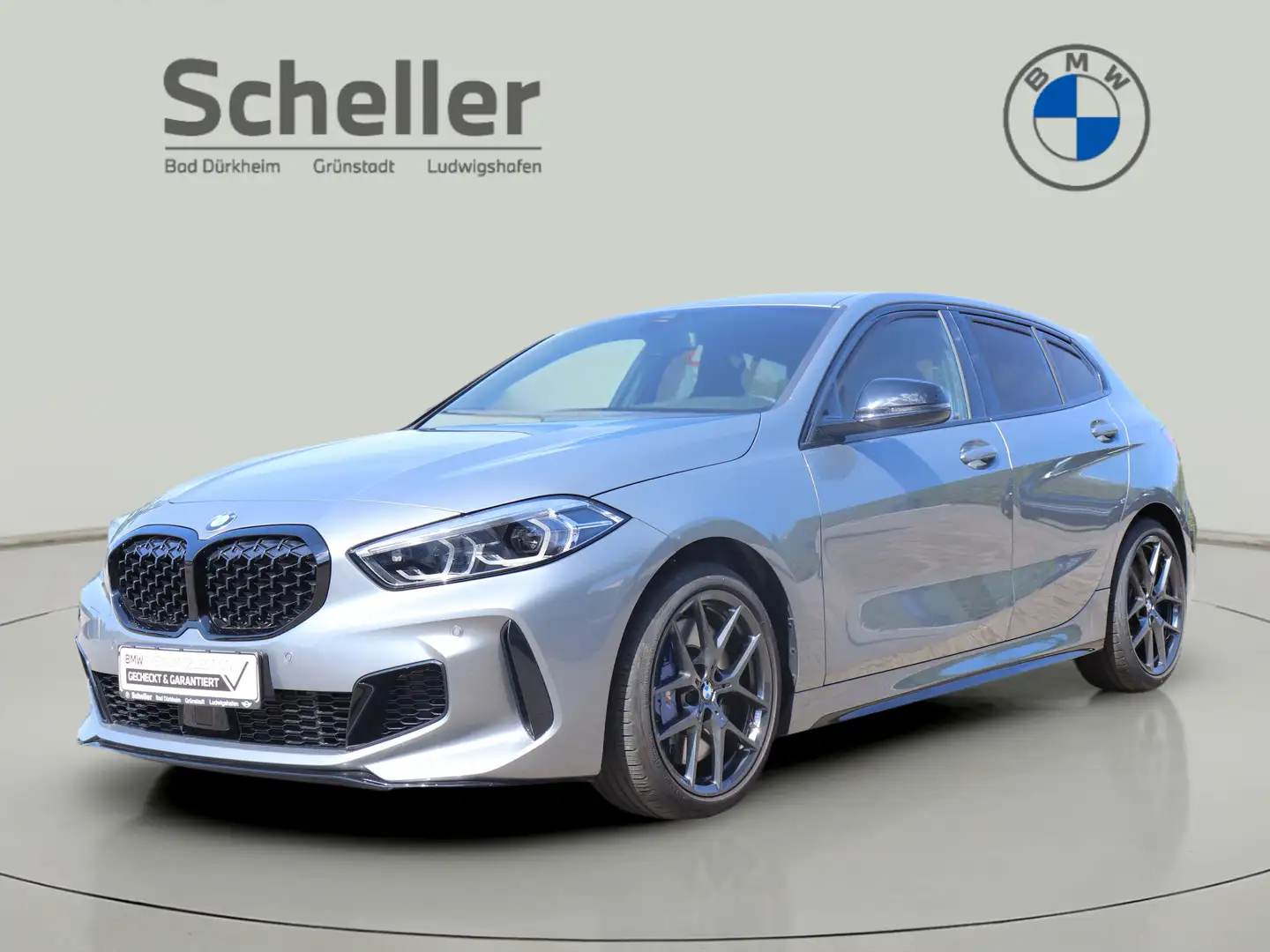 BMW 135 M135i xDrive M Performance Paket *Jahreswagen* Grau - 1