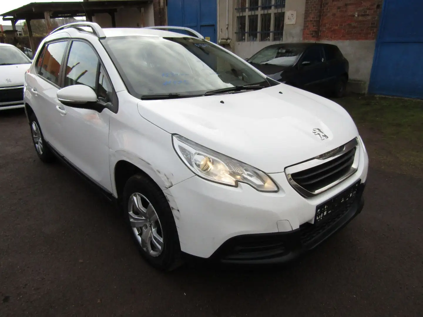 Peugeot 2008 Access Klima Tempomat TÜV05/26 Weiß - 2