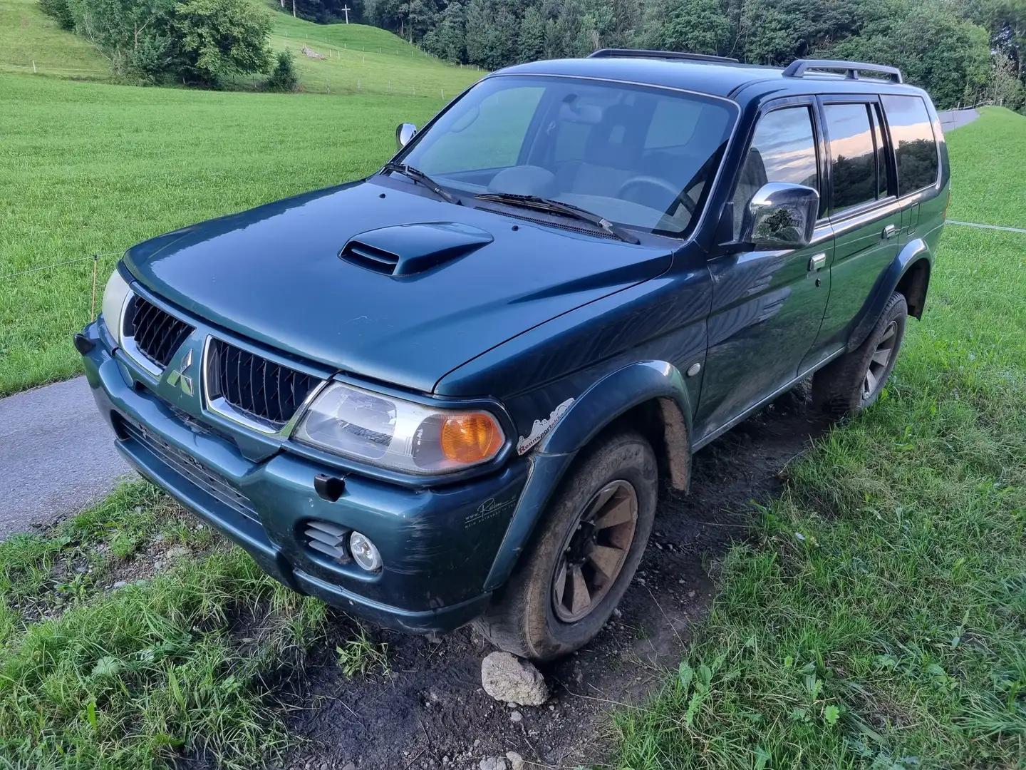 Mitsubishi Pajero Sport GLS Power Line 2,5 TD - 1