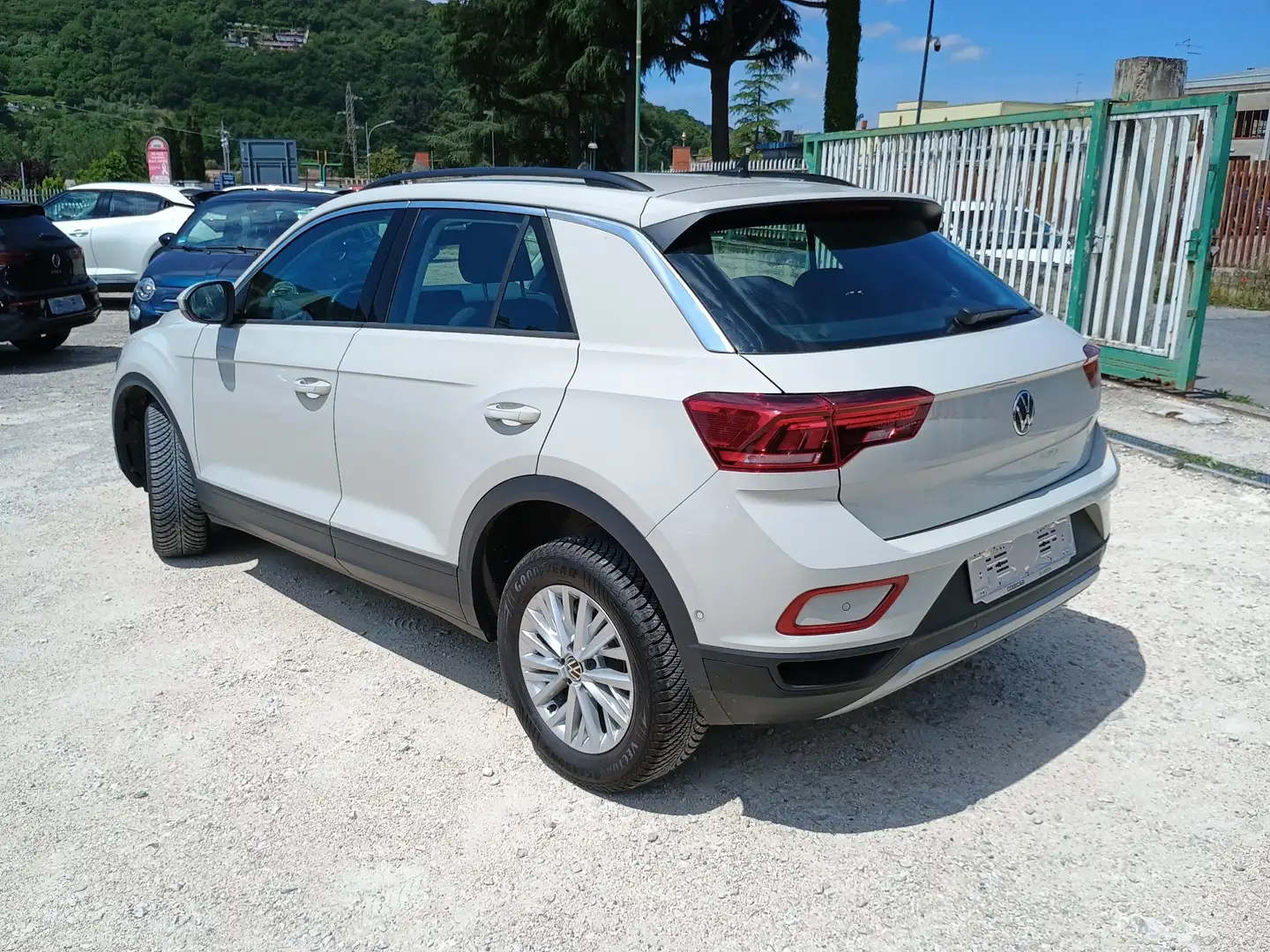 Volkswagen T-Roc 2.0 tdi 116 cv *NAVI*TELECAMERA*LED* Gri - 2