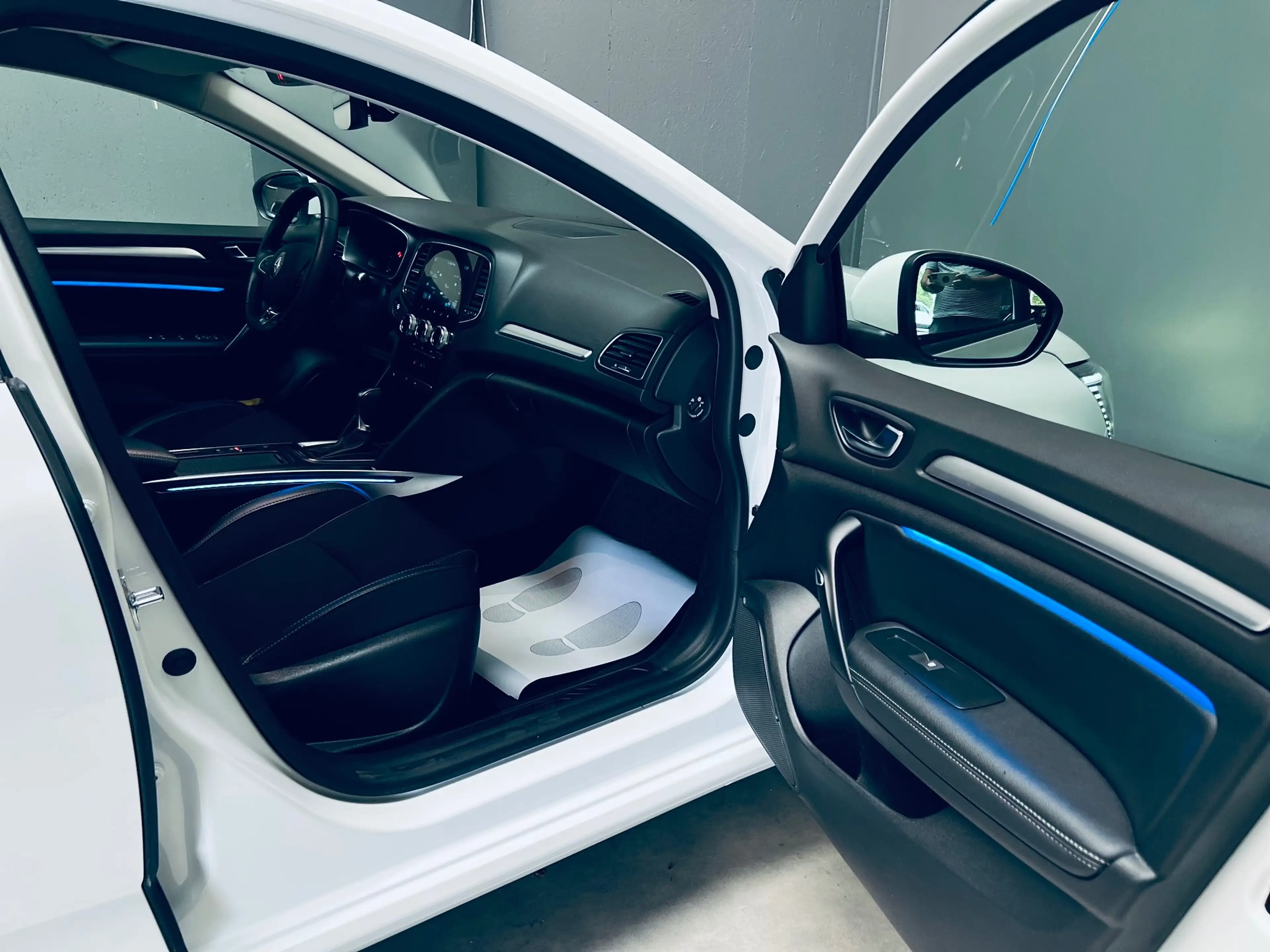 Renault Megane 1.33 TCe **AUTOMATIQUE**CARPLAY**CARNET COMPLET** — photo 9