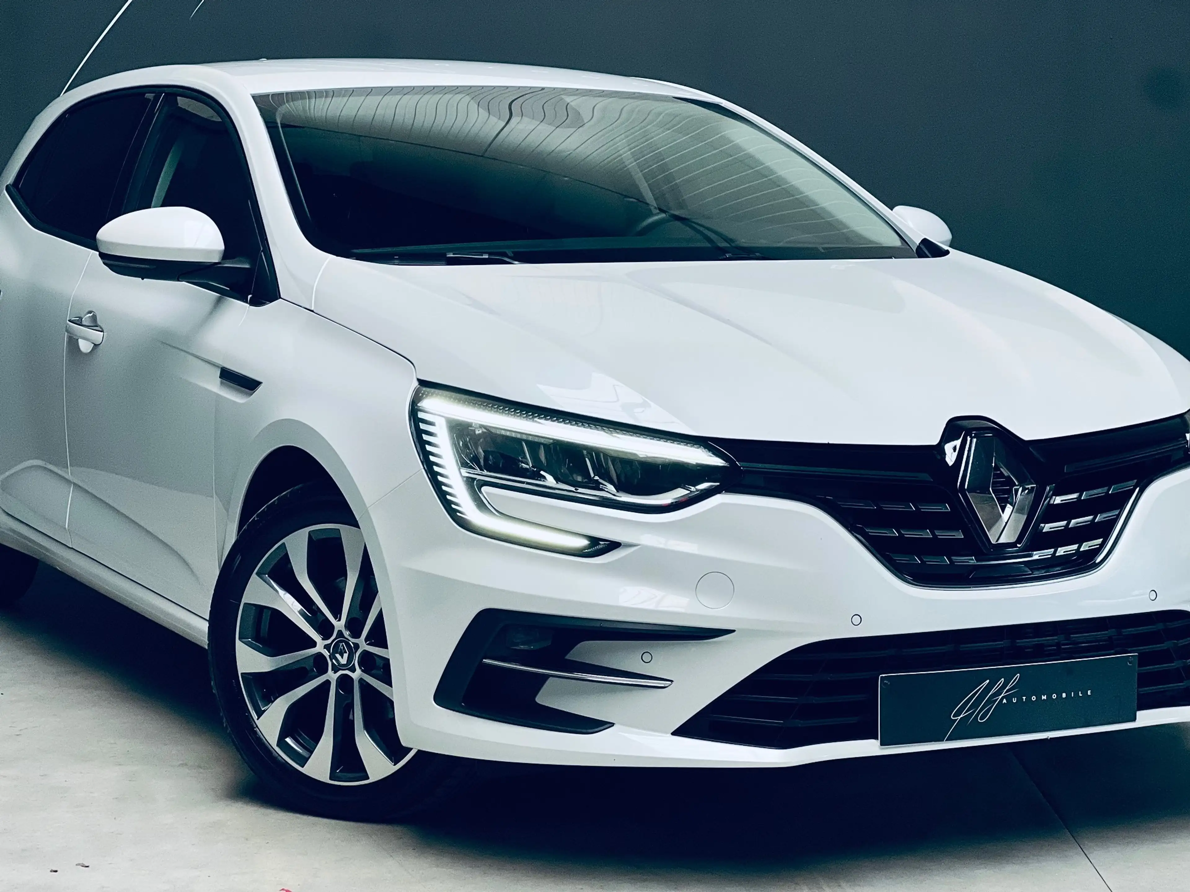 Renault Megane 1.33 TCe **AUTOMATIQUE**CARPLAY**CARNET COMPLET** — photo 2