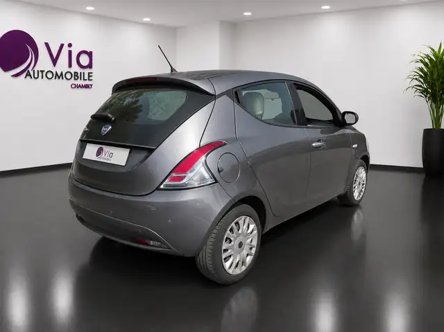 Lancia Ypsilon view 5