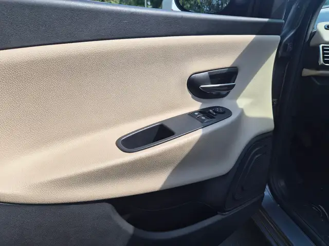 Lancia Ypsilon view 15