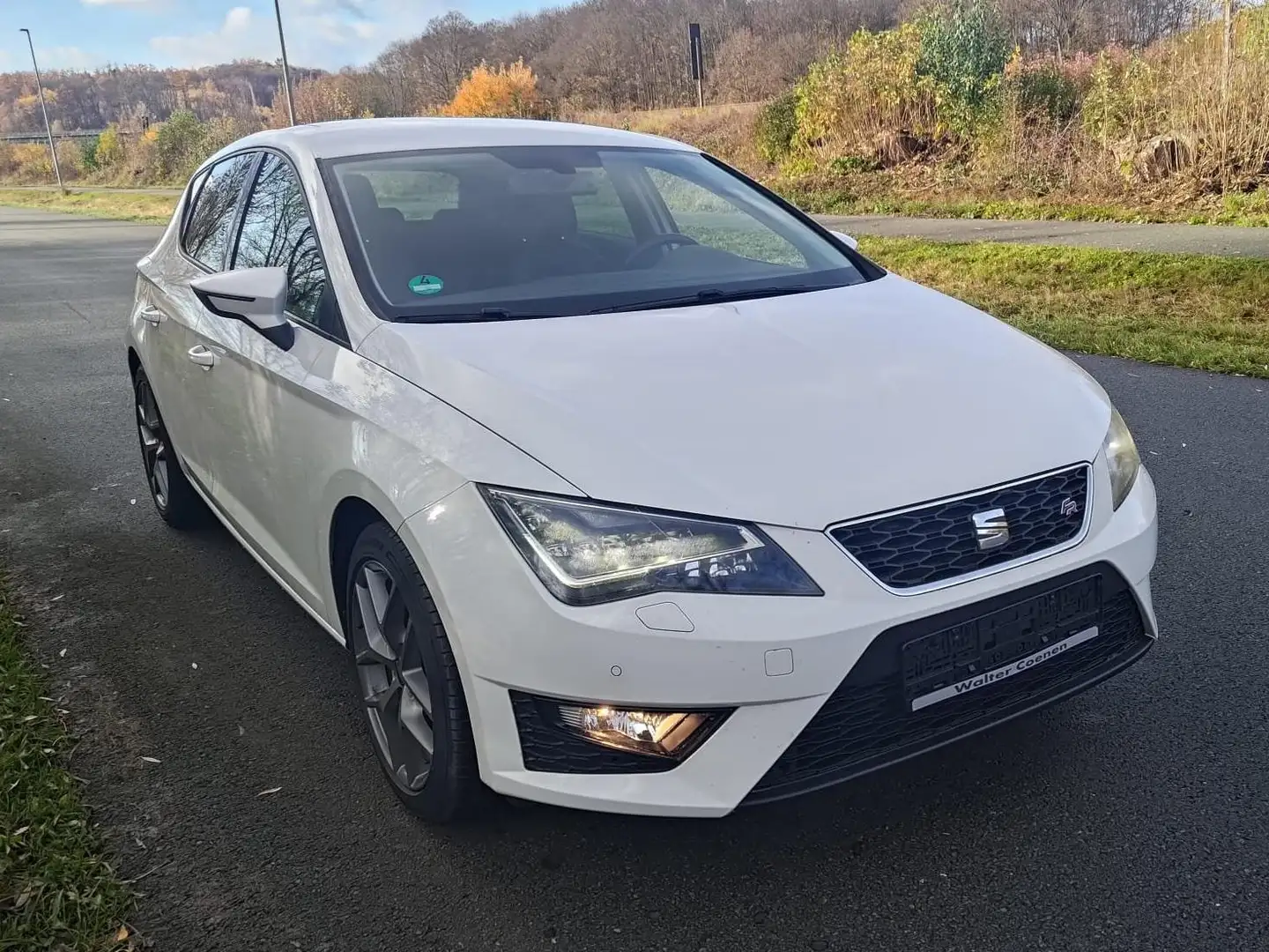 SEAT Leon FR SPORT+ZAHNRIEMEN+CHECKHEFT+LED+SH+USB+NAVI Bílá - 2