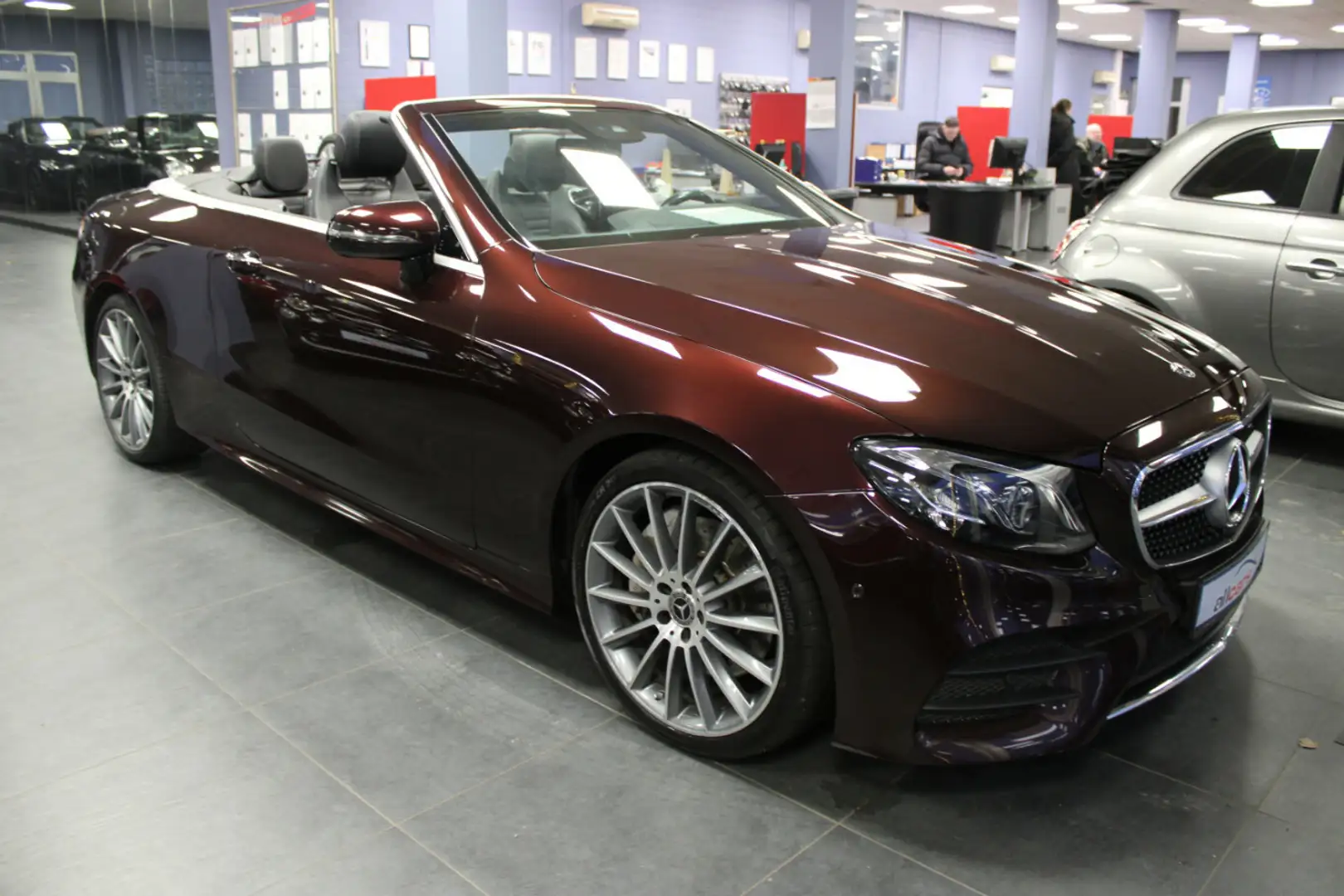 Mercedes-Benz E 350 Cabrio 9G-TRONIC AMG Line Violett - 1