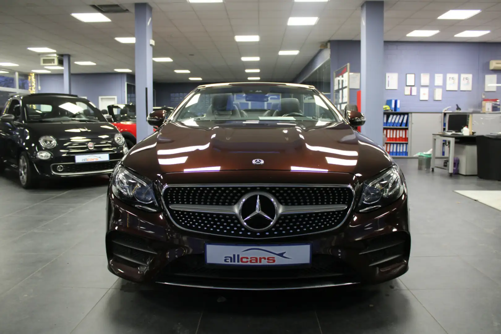 Mercedes-Benz E 350 Cabrio 9G-TRONIC AMG Line Violett - 2
