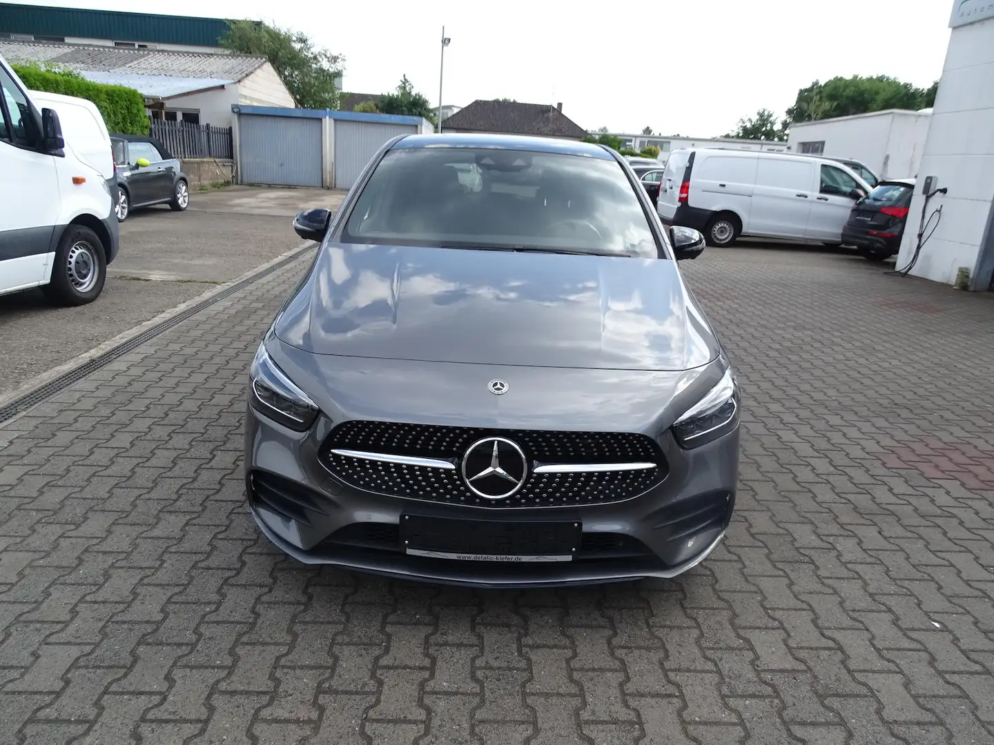 Mercedes-Benz B 250 4M AMG Line, Distronic, Panorama, Nightpaket Gri - 2