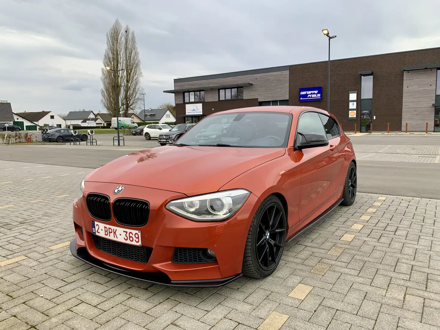 BMW 116 116i Sport Line Oranje - 1
