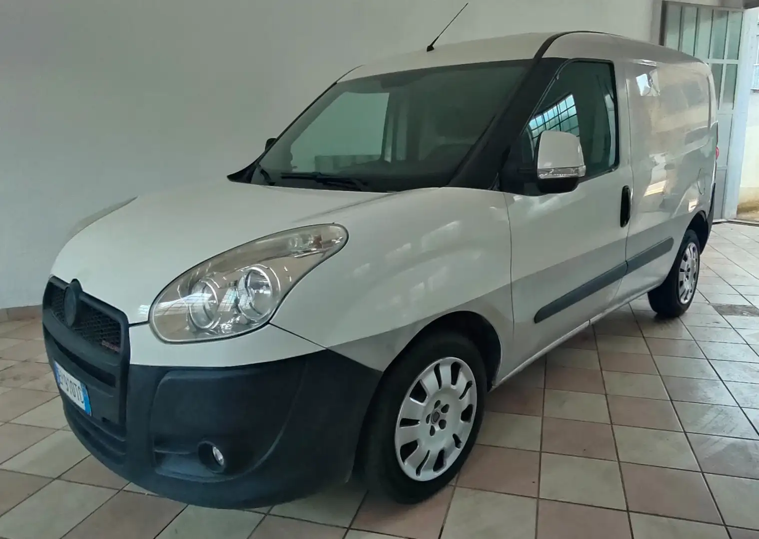 Fiat Doblo Doblò 2.0 MJT 16V Emotion Alb - 2