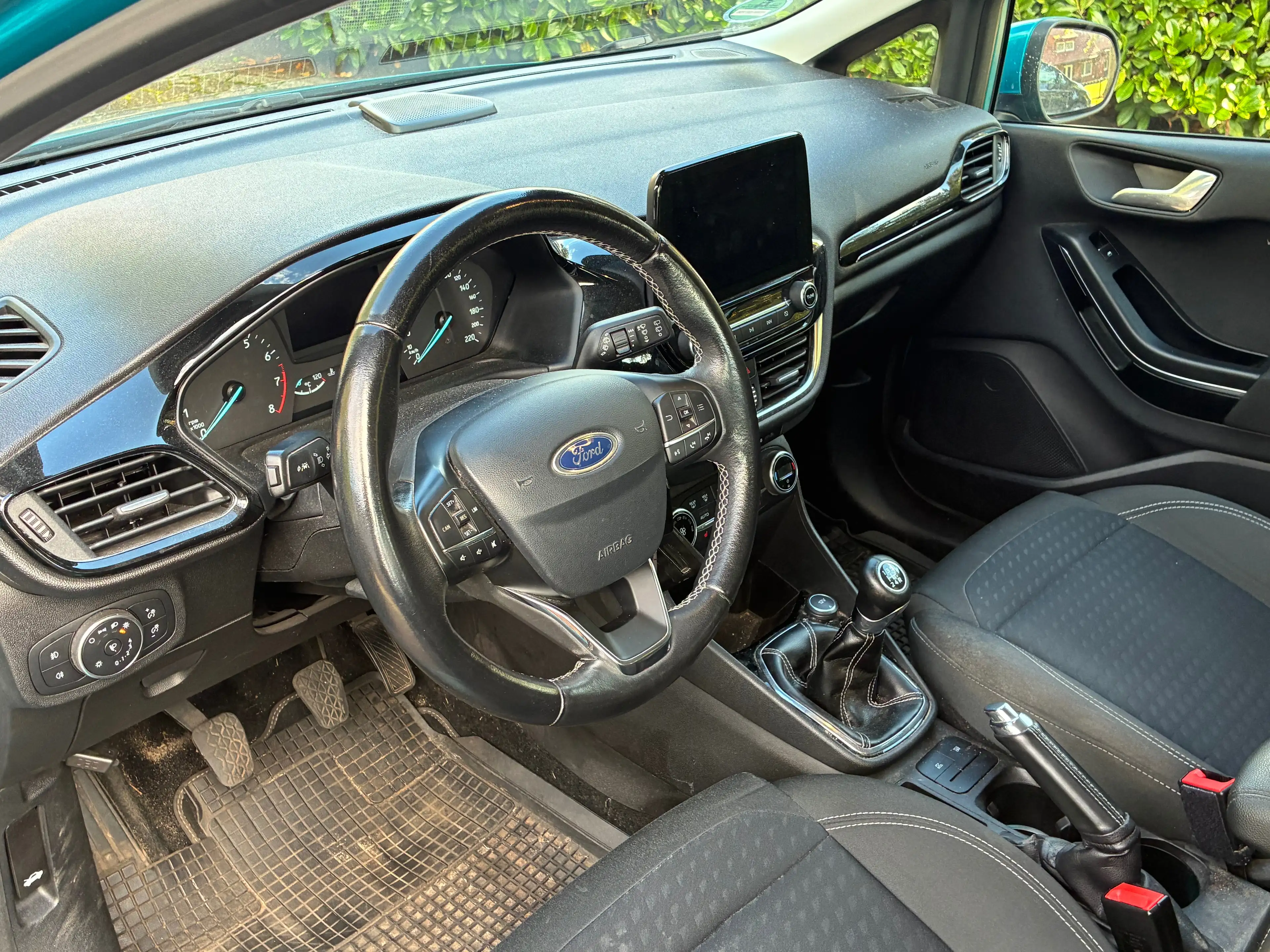 Ford Fiesta Titanium — photo 9