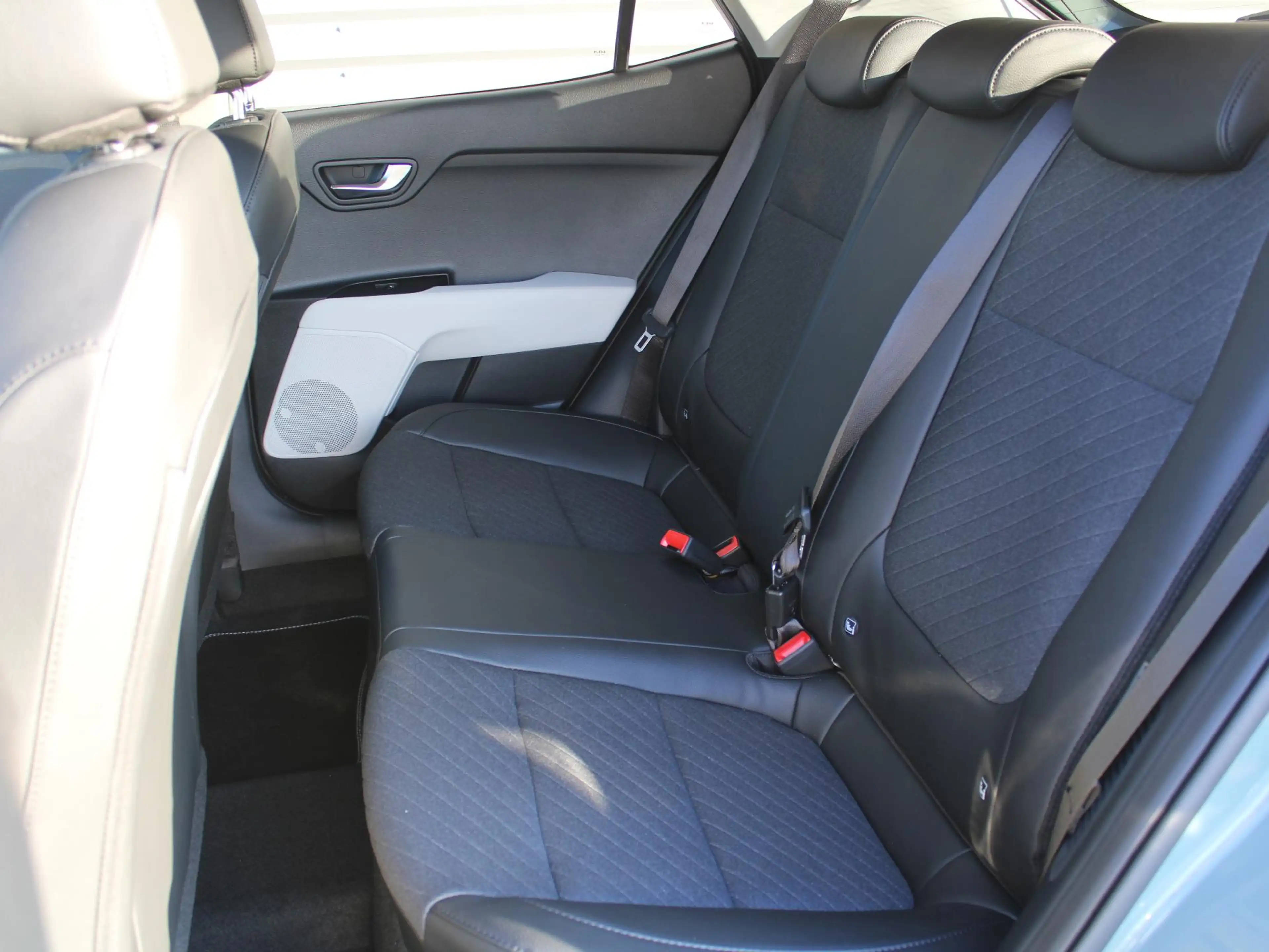 Kia Stonic 1.0 T-GDi MHEV GT-Line | Automaat | Direct leverba — photo 26