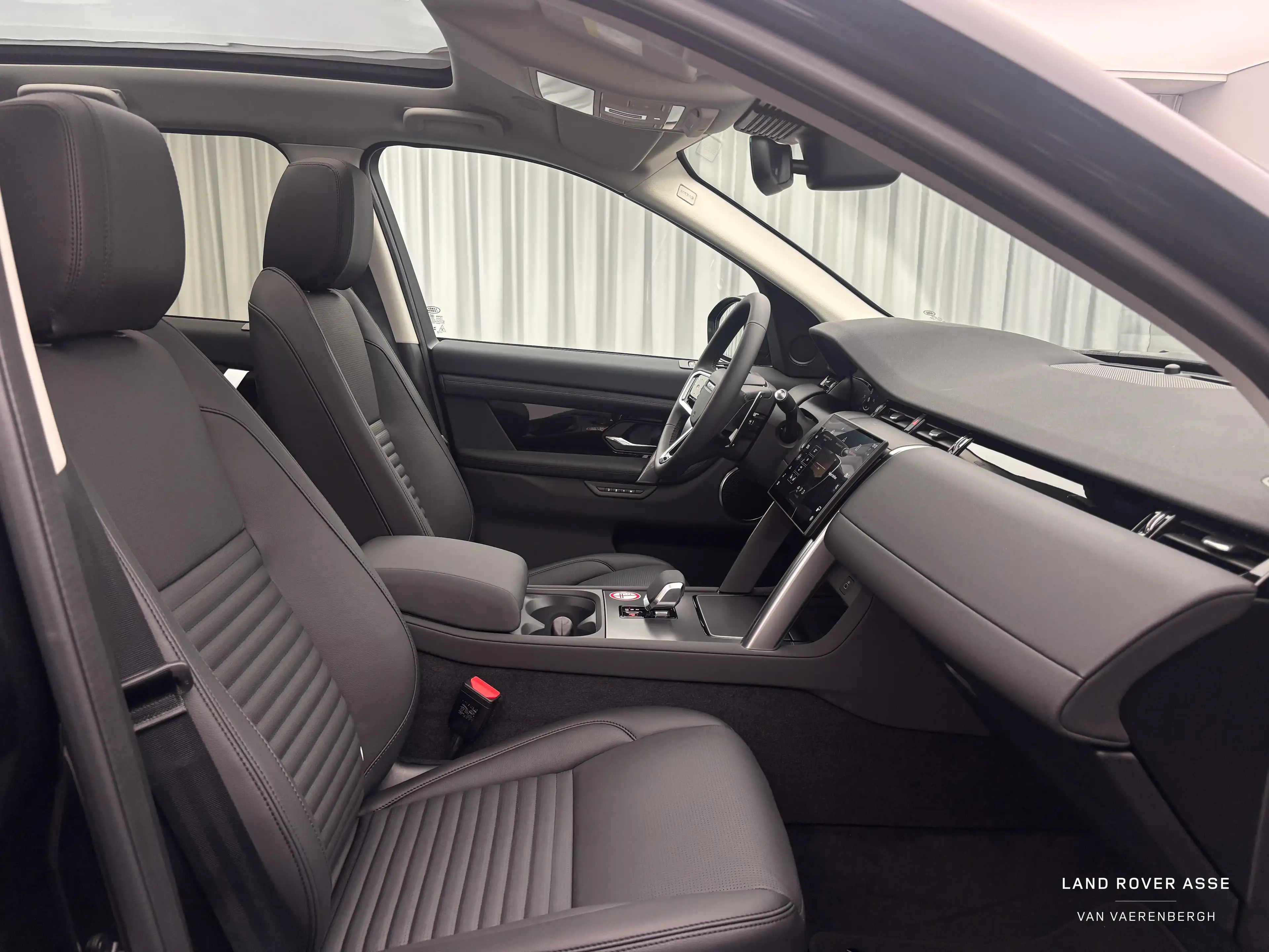 Land Rover Discovery Sport P270e S AWD Auto. 25.5MY — photo 3