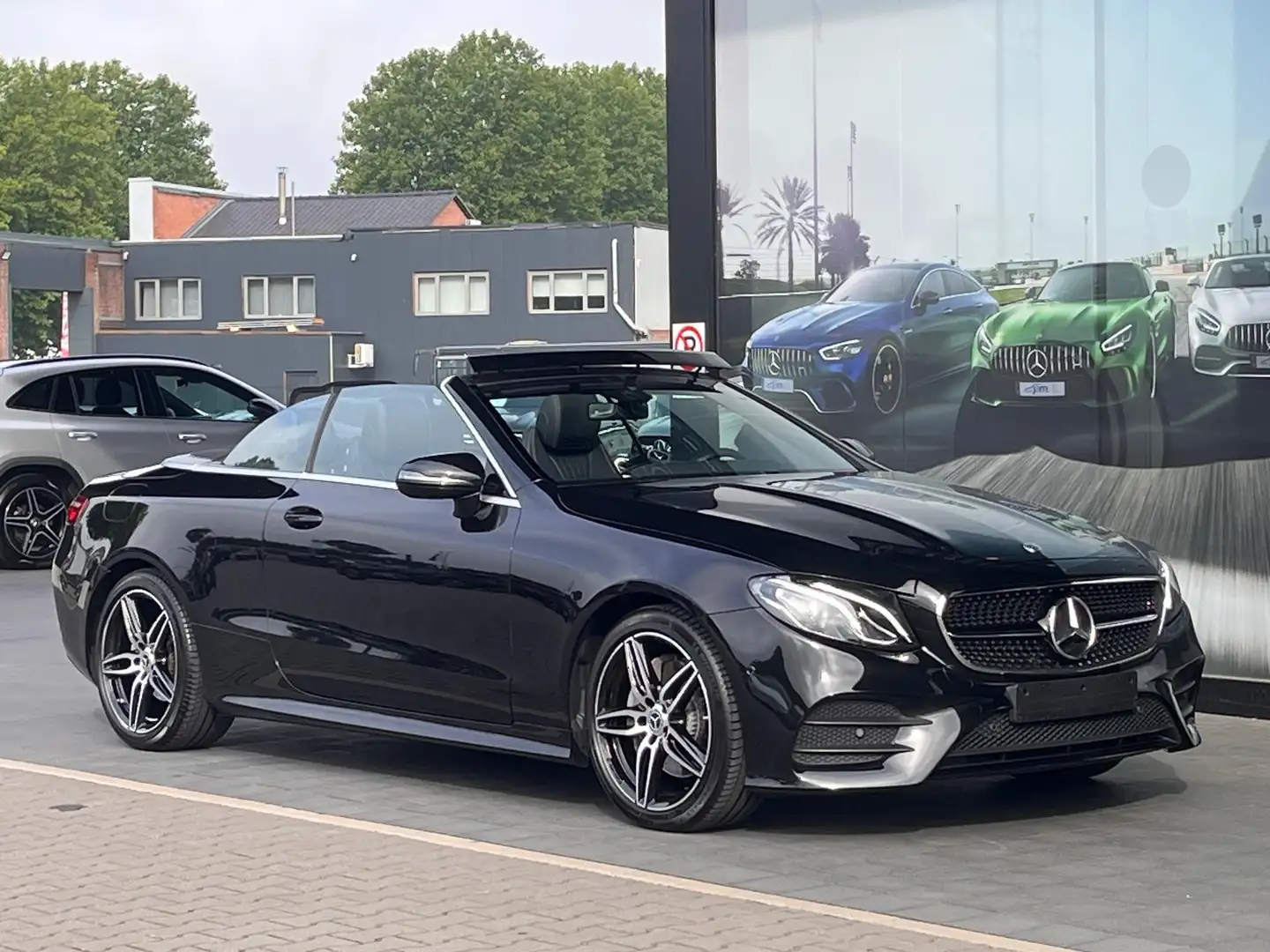 Mercedes-Benz E 200 Cabrio AMG line Nero - 2