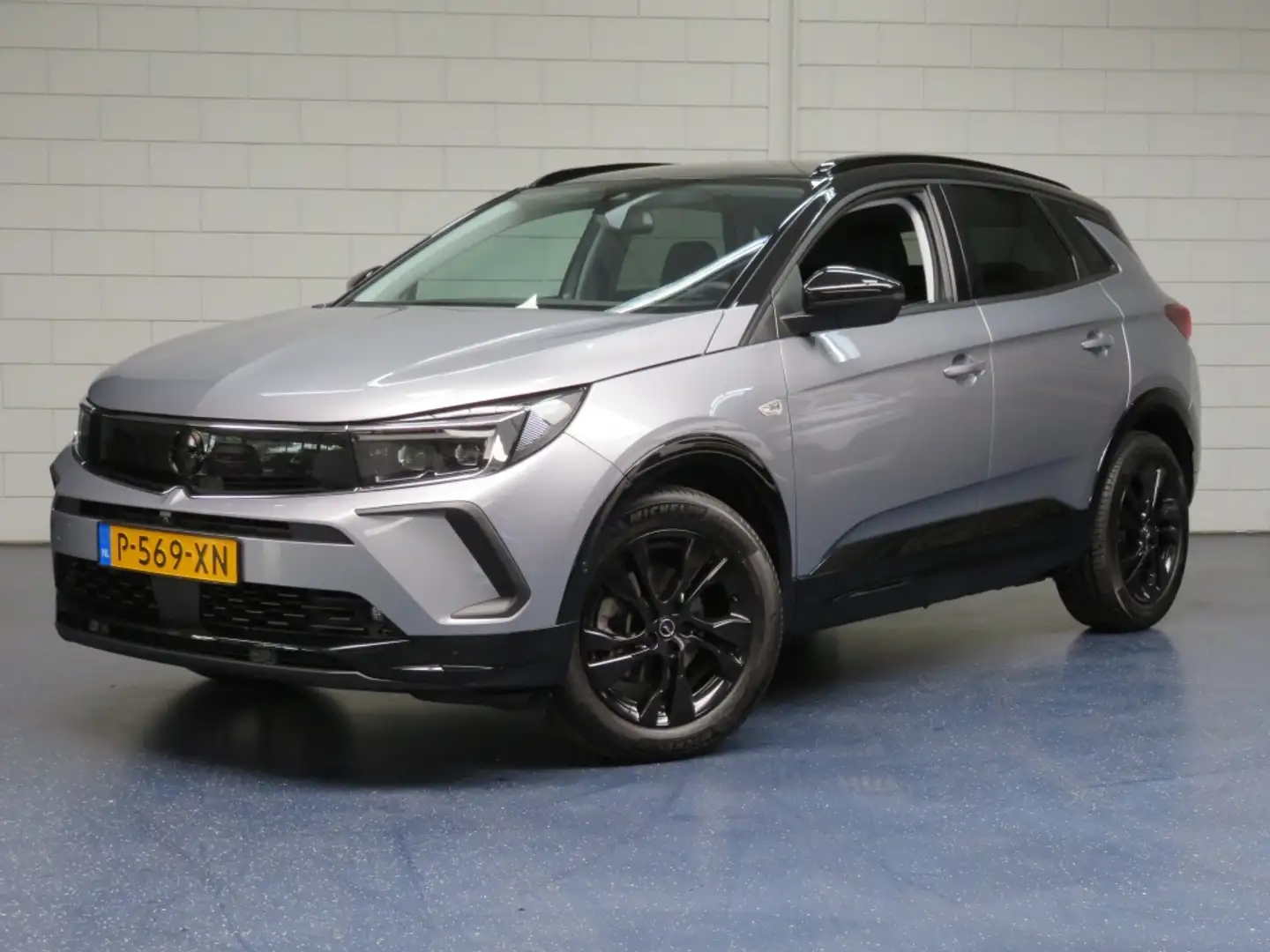 Opel Grandland 18.901 KM !!!!!! 1.2 Turbo GS Line Grijs - 1