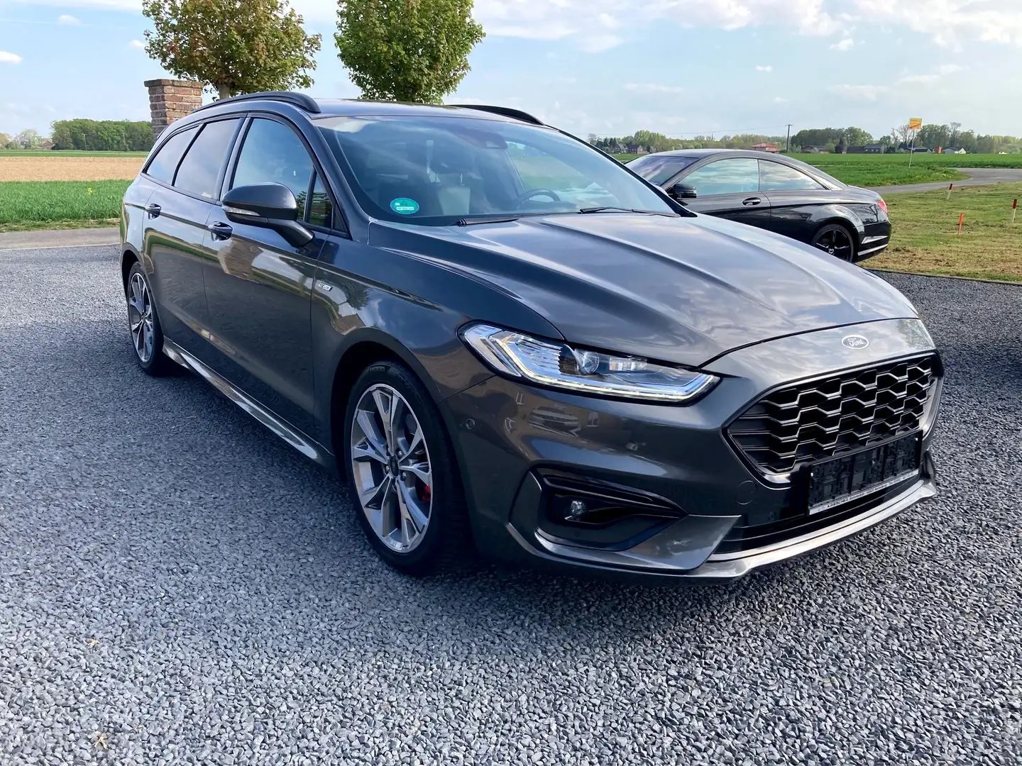 Ford Mondeo ST-Line//Facelift//Sitzh. vo.+hi.//Navi//Sport.// Szürke - 1