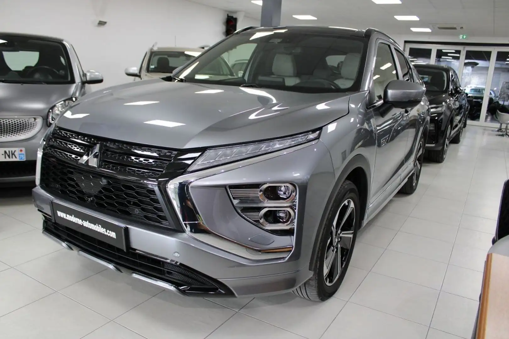 Mitsubishi Eclipse CROSS 2.4 MIVEC PHEV 188CH INSTYLE 4WD Gris - 1