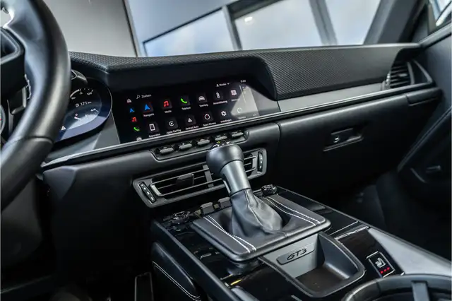 Porsche 992 view 13