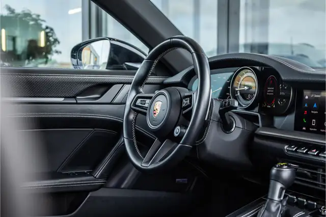 Porsche 992 view 11