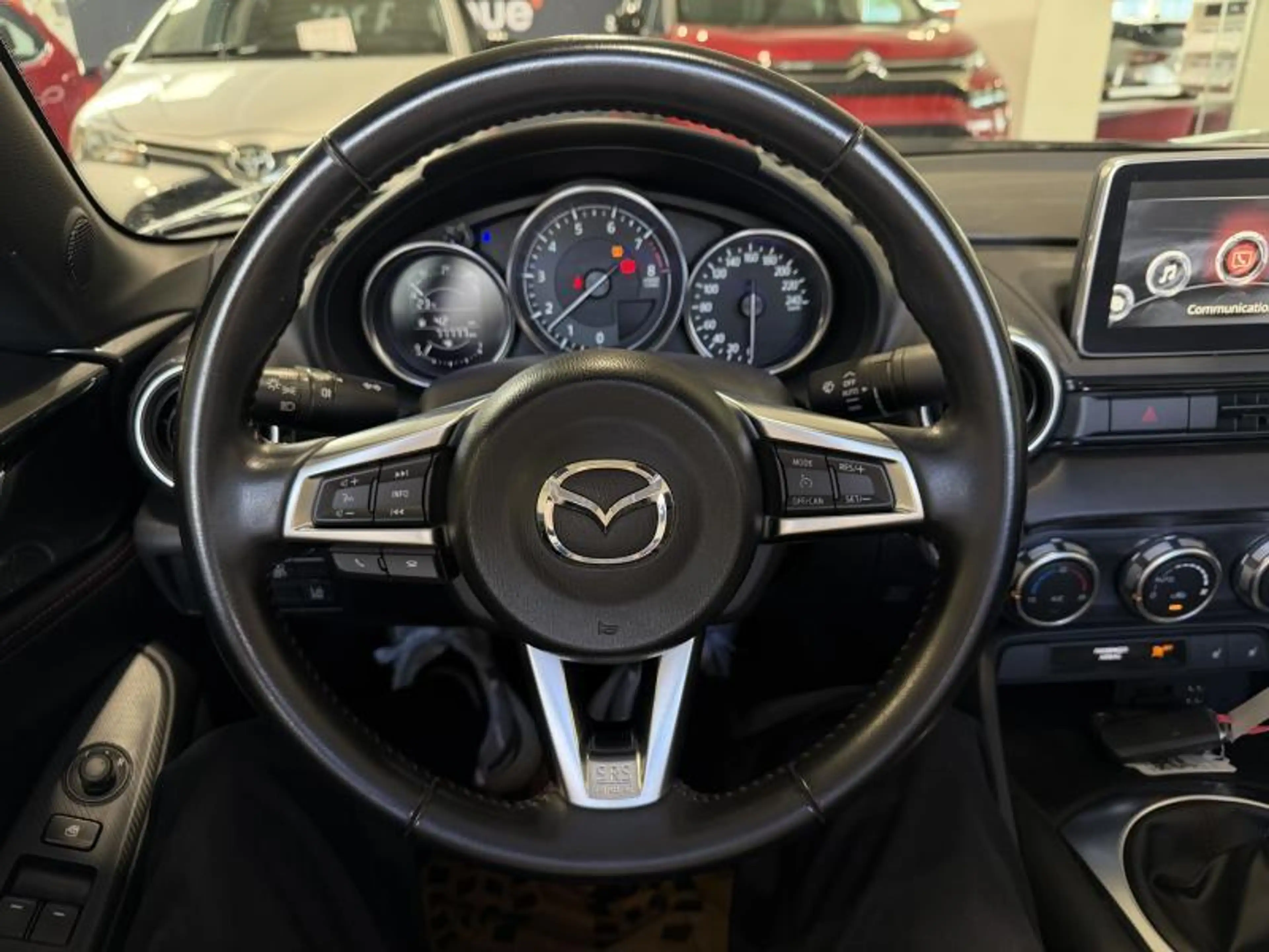 Mazda MX-5 ROADSTER 1.5 ESS — photo 11