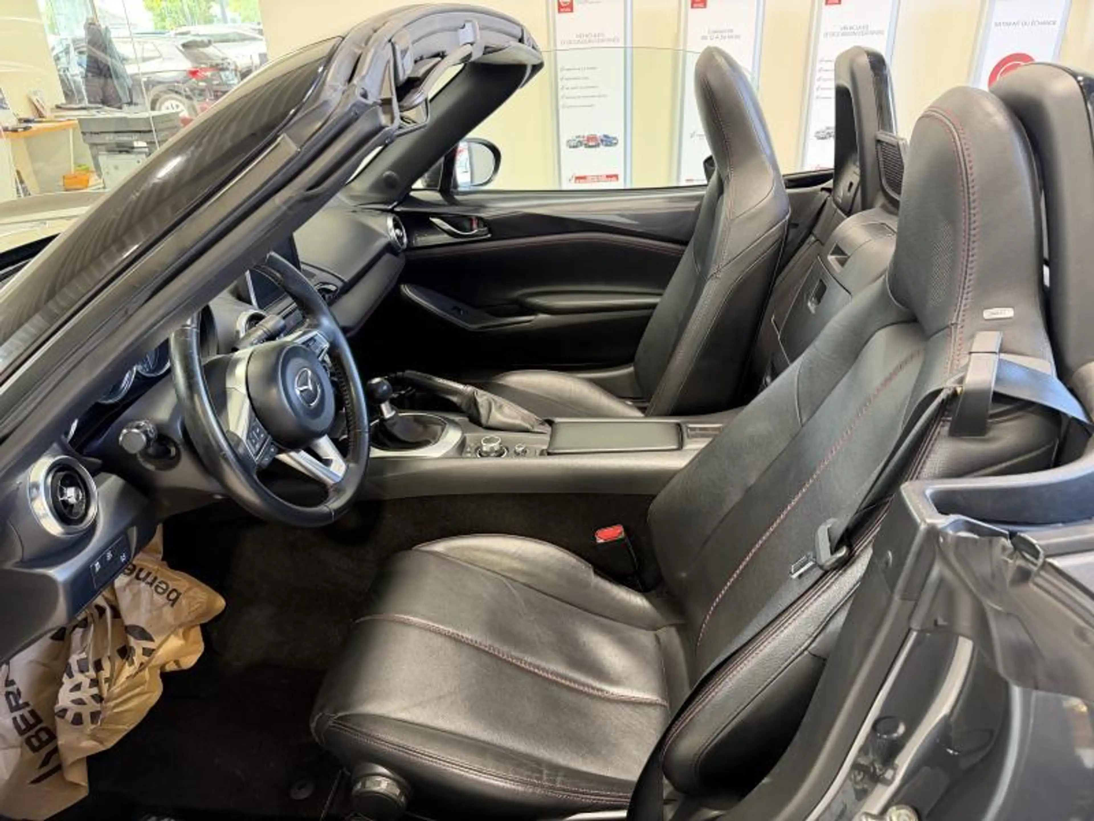 Mazda MX-5 ROADSTER 1.5 ESS — photo 10