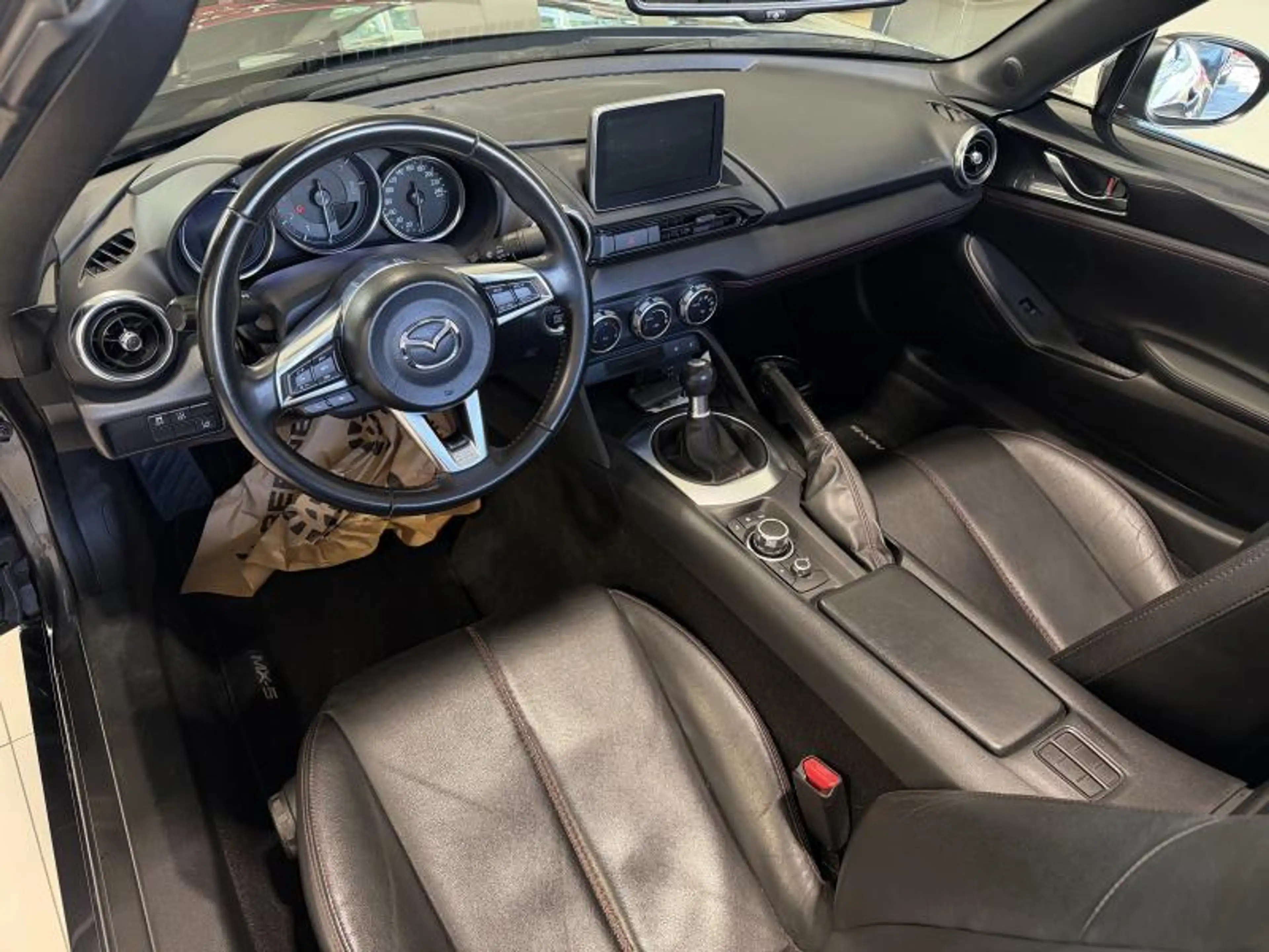 Mazda MX-5 ROADSTER 1.5 ESS — photo 9