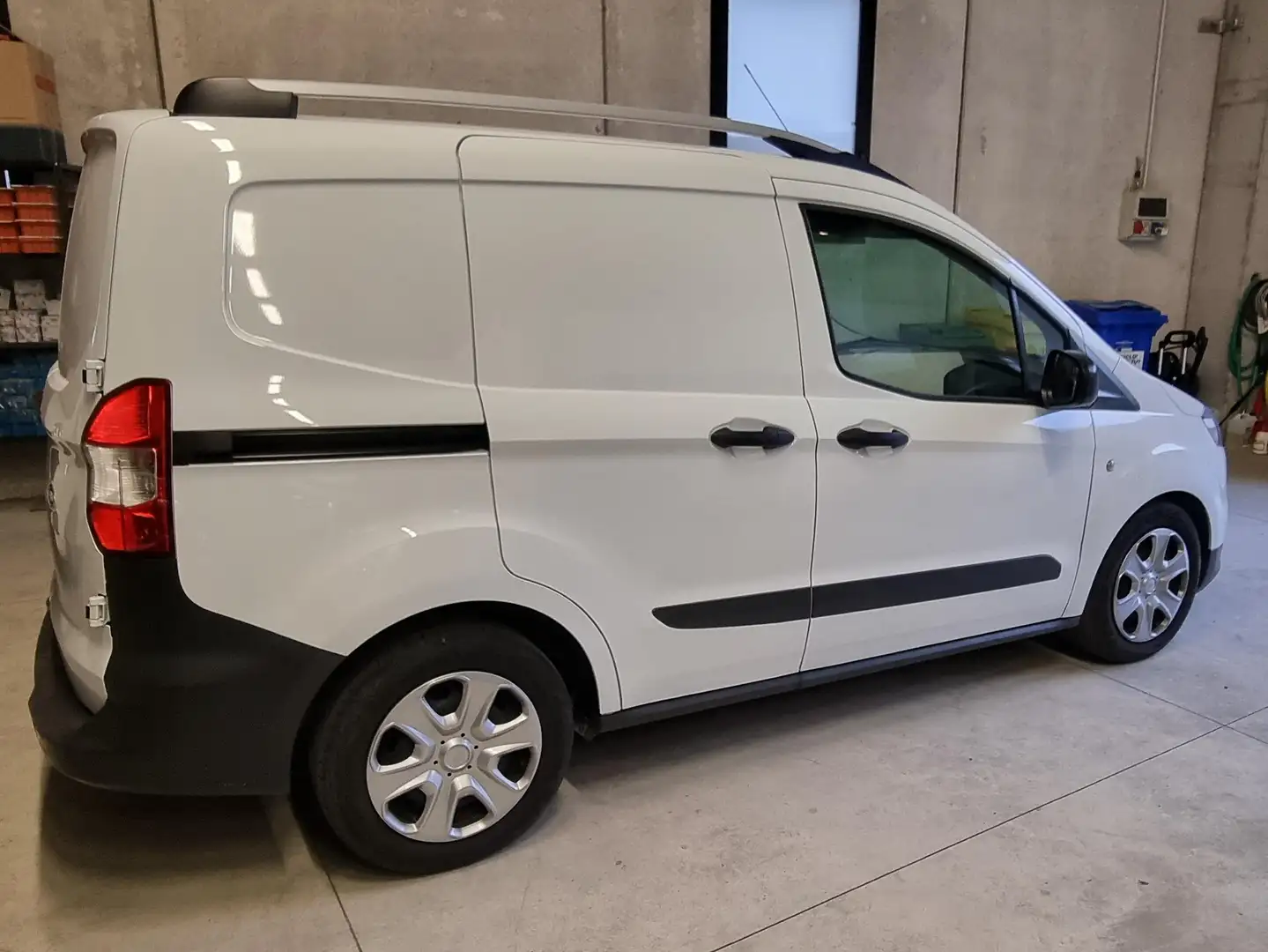 Ford Courier 1.5 TDCi 100CV Van Trend Biały - 2