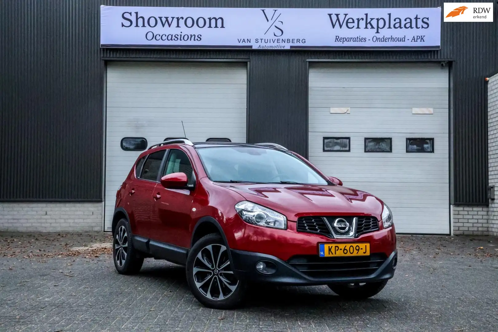 Nissan Qashqai 2.0 Connect Edition PANORAMADAK TREKHAAK CAMERA NA Rood - 1