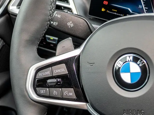 BMW 4 Series view 11
