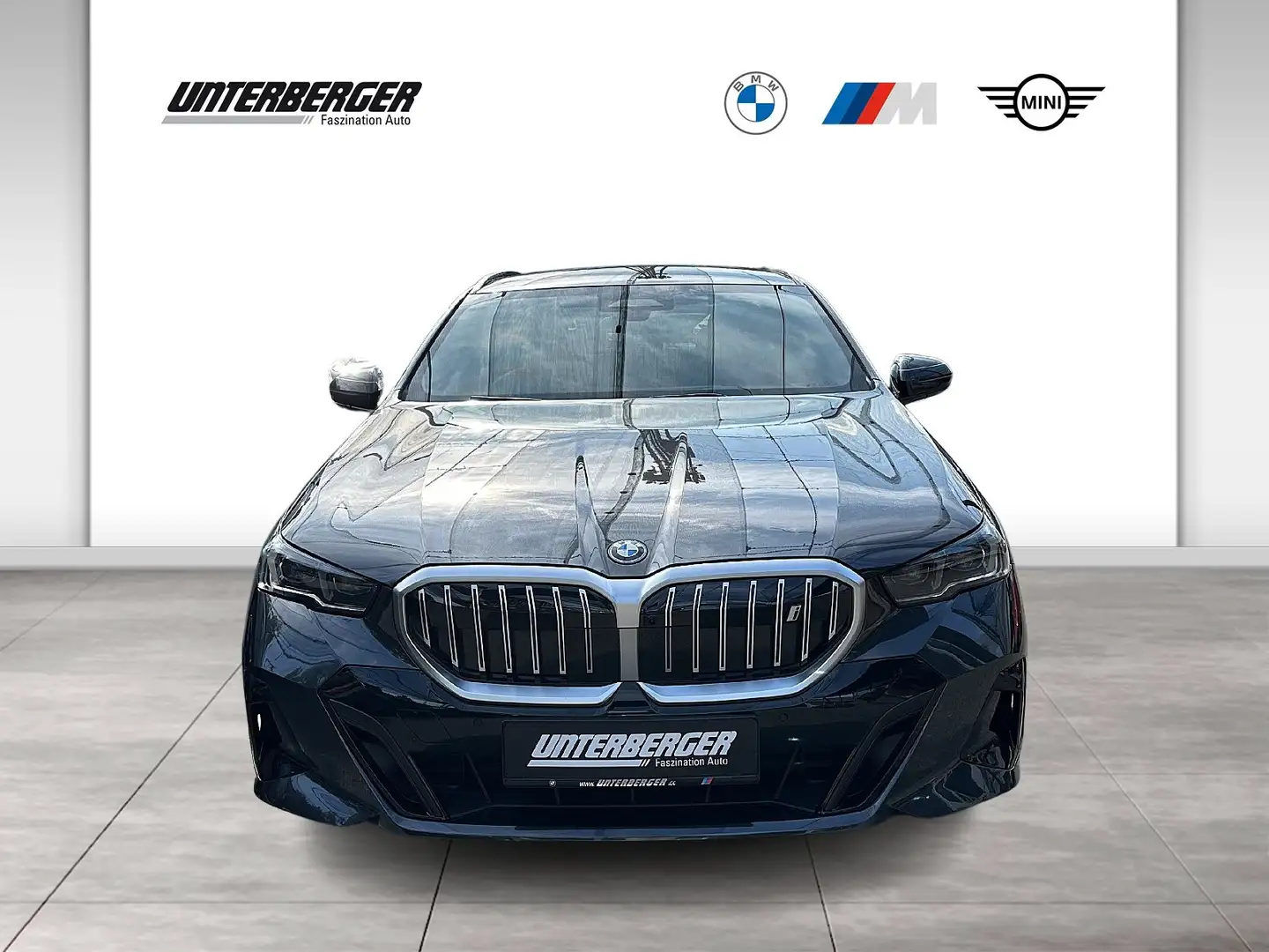 BMW i5 xDrive40 Touring 1,99% Fixzinsaktion M Sportpaket Grau - 2