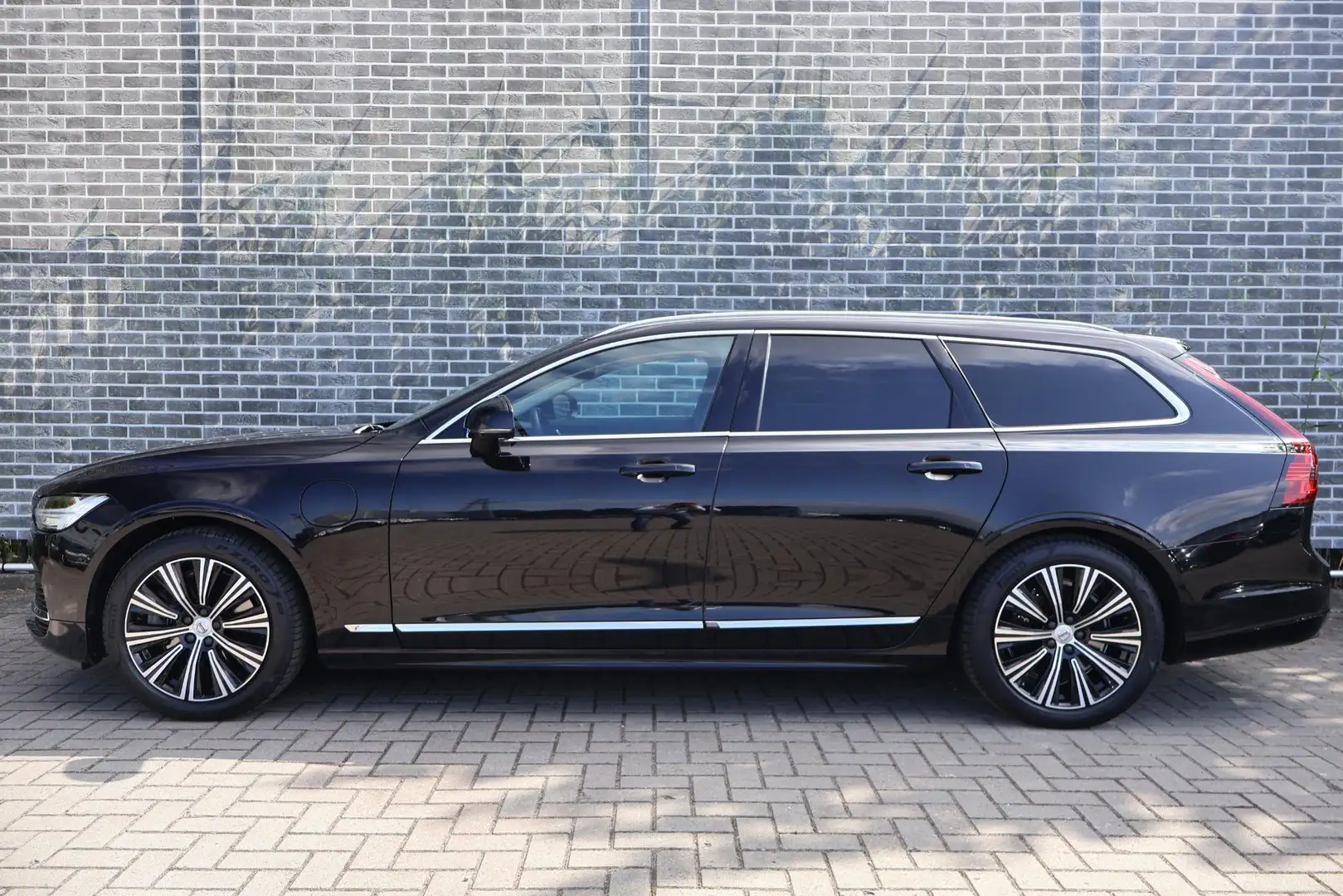 Volvo V90 Recharge T6 AWD Inscription | Adaptieve Cruise Con Zwart - 2