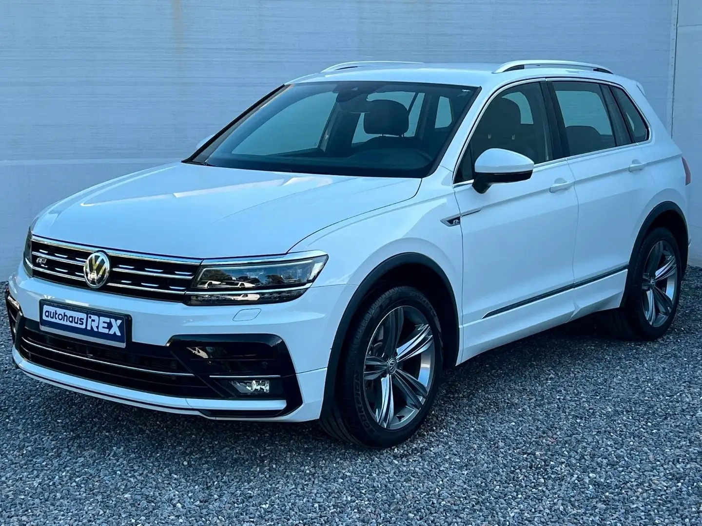 Volkswagen Tiguan 2,0 TDI BMT 4MOTION DSG ++ R-Line ++ Weiß - 1
