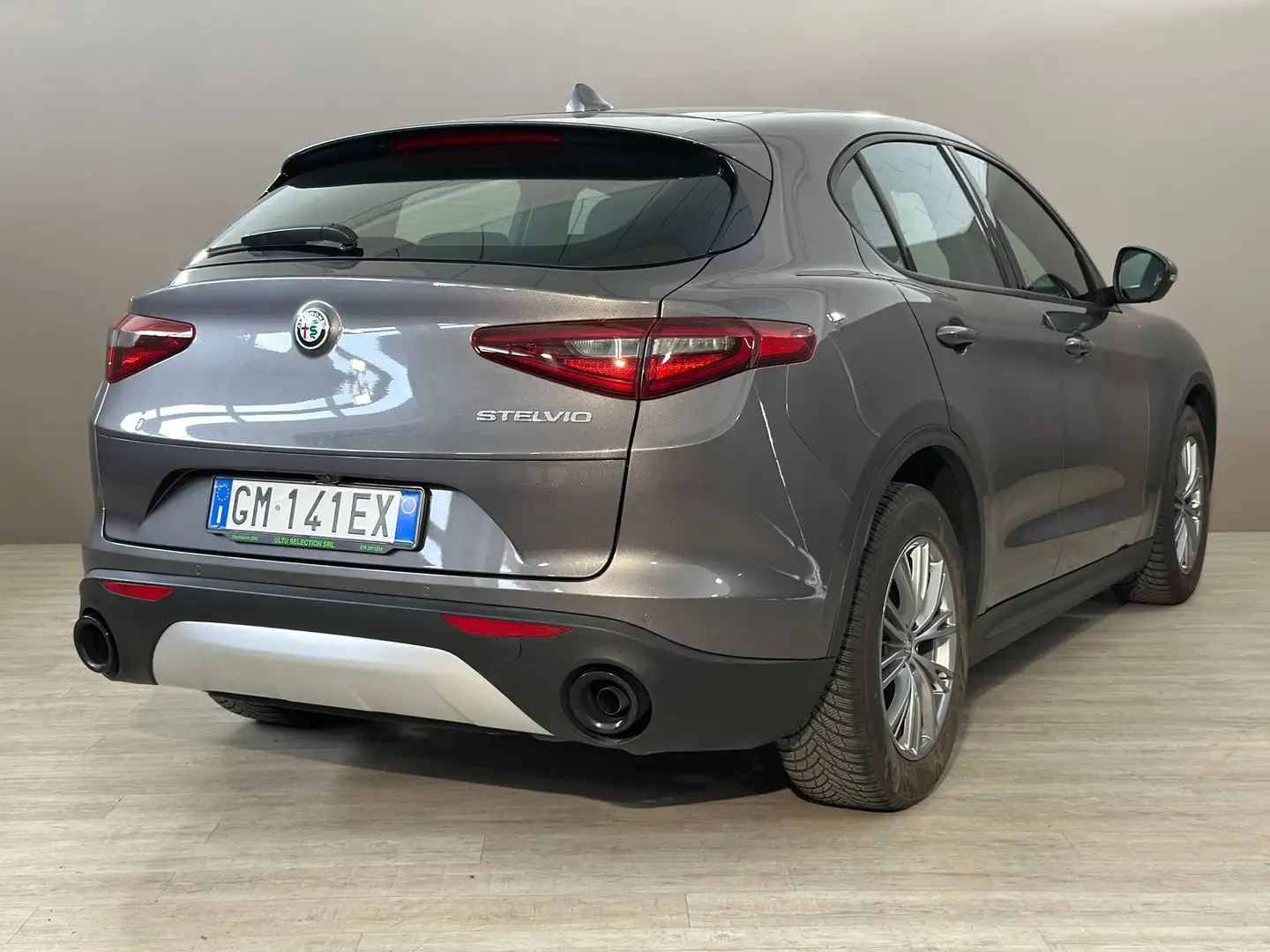 Alfa Romeo Stelvio 2.2 Super Business 160CV auto Grey - 2